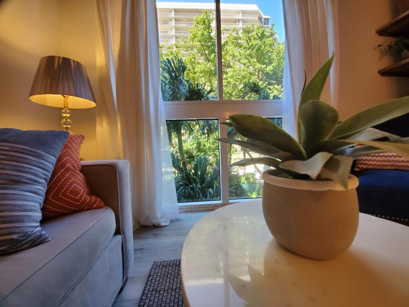 Cute 1 Bedroom Unit Located In In The Heart Of Coconut Grove Free Parking Miami