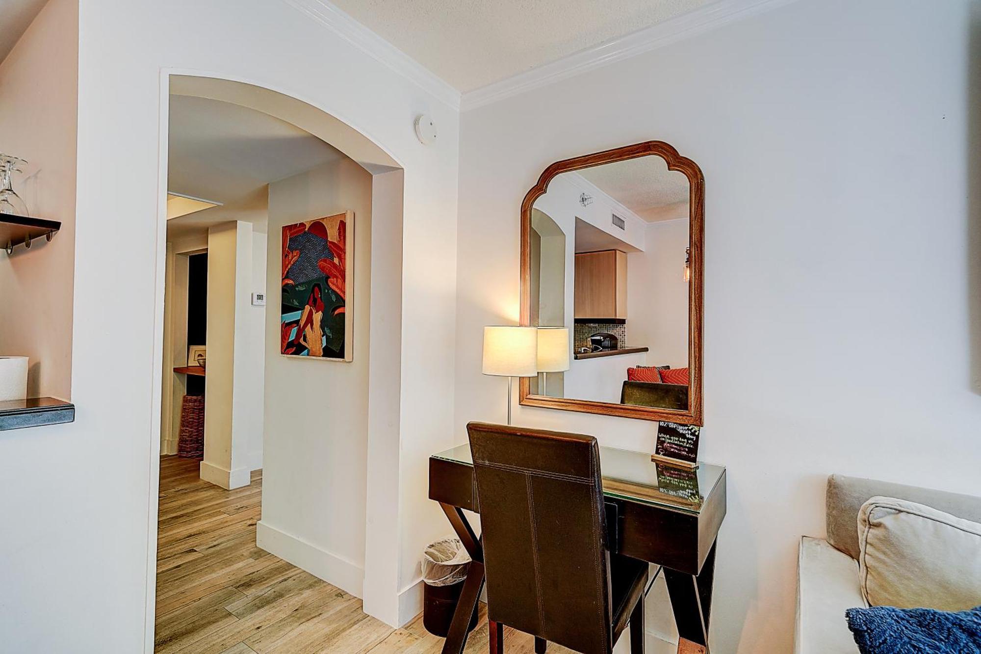 Holiday home Cute 1 Bedroom Unit Located In In The Heart Of Coconut Grove Free Parking