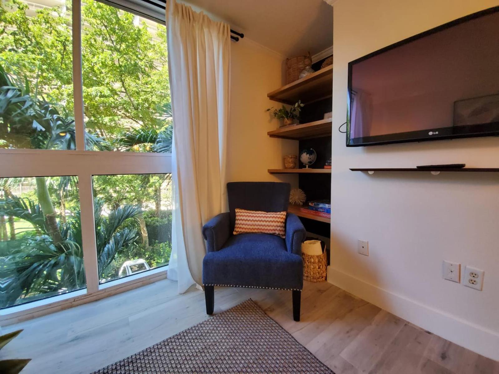 Cute 1 Bedroom Unit Located In In The Heart Of Coconut Grove Free Parking Miami