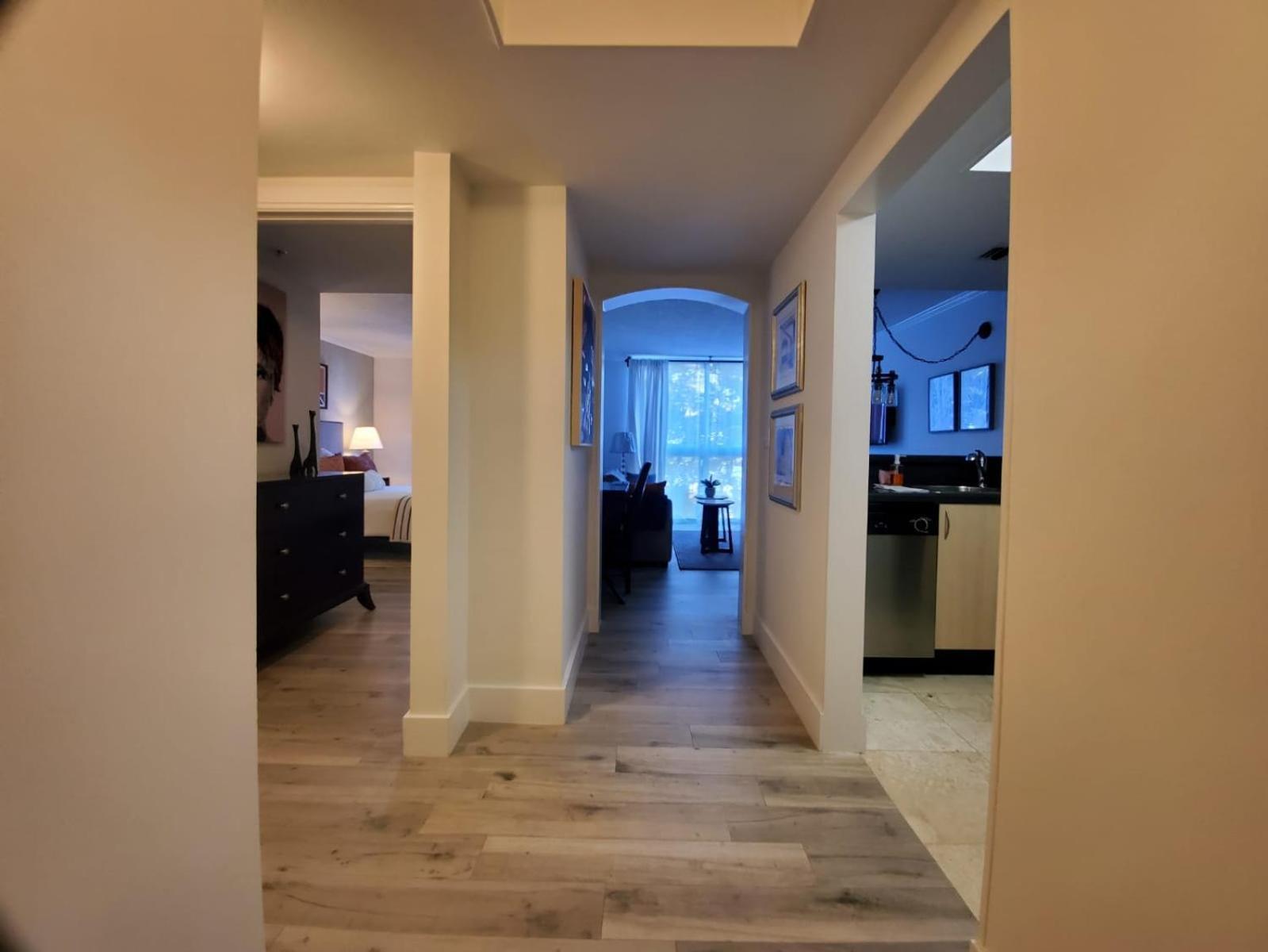 Cute 1 Bedroom Unit Located In In The Heart Of Coconut Grove Free Parking Holiday home Miami