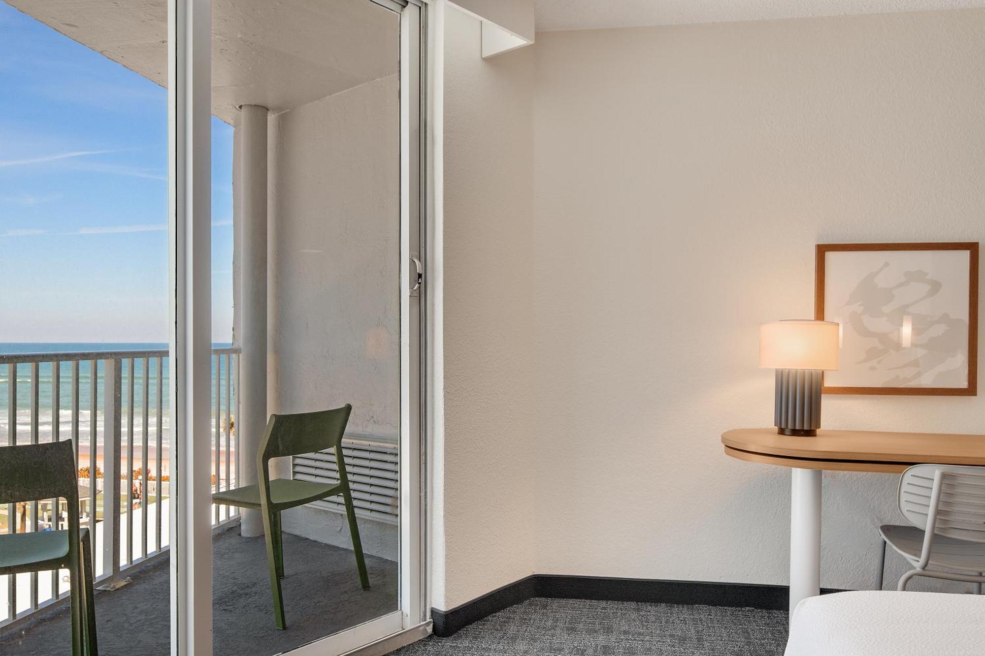 Spark By Hilton Ormond Oceanfront Hotel 3*