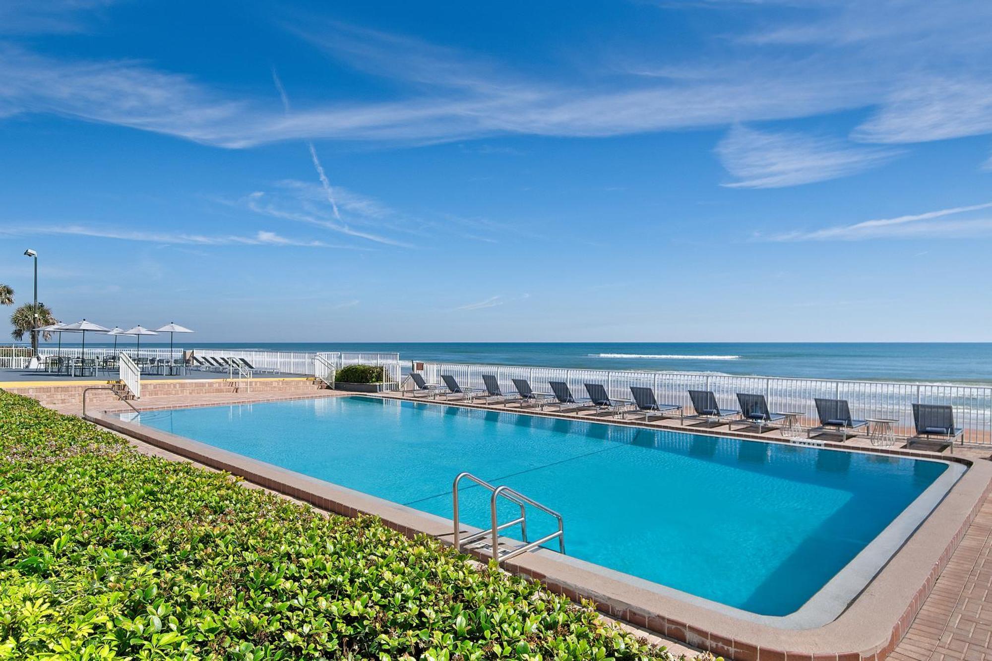 Hotel Spark By Hilton Ormond Oceanfront 3*