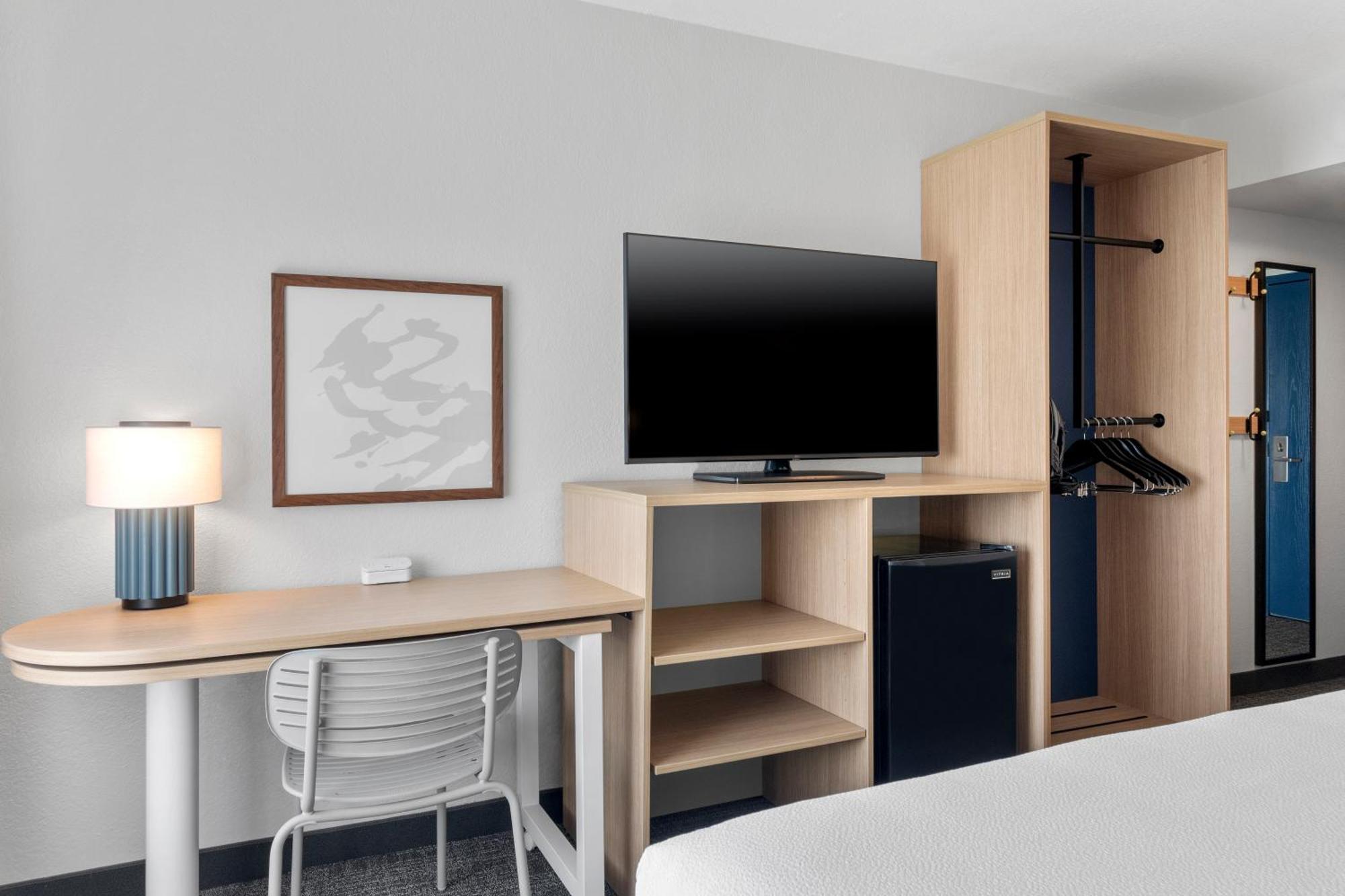 Hotel Spark By Hilton Orlando Near Seaworld 3*