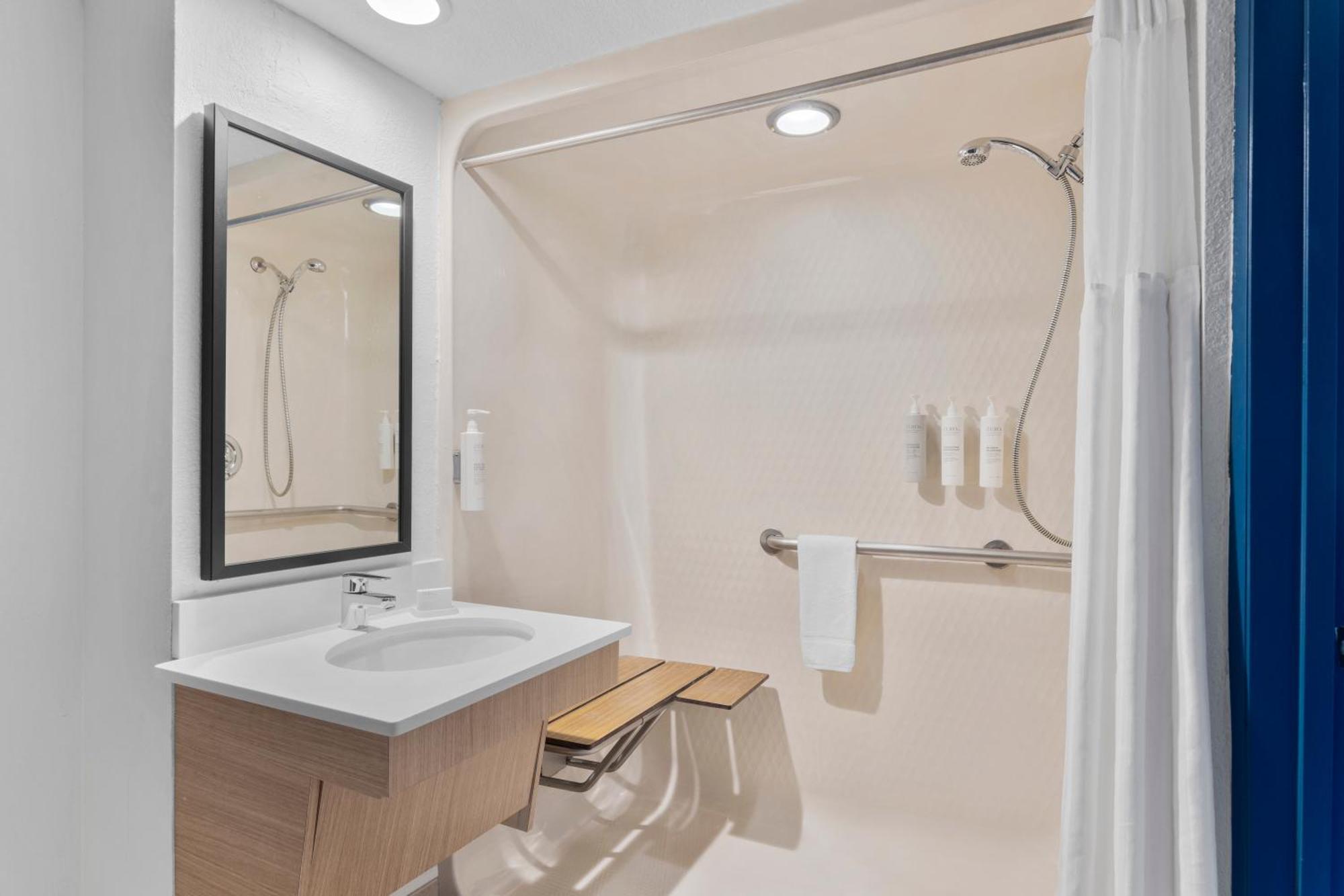 Spark By Hilton Orlando Near Seaworld Hotel 3*