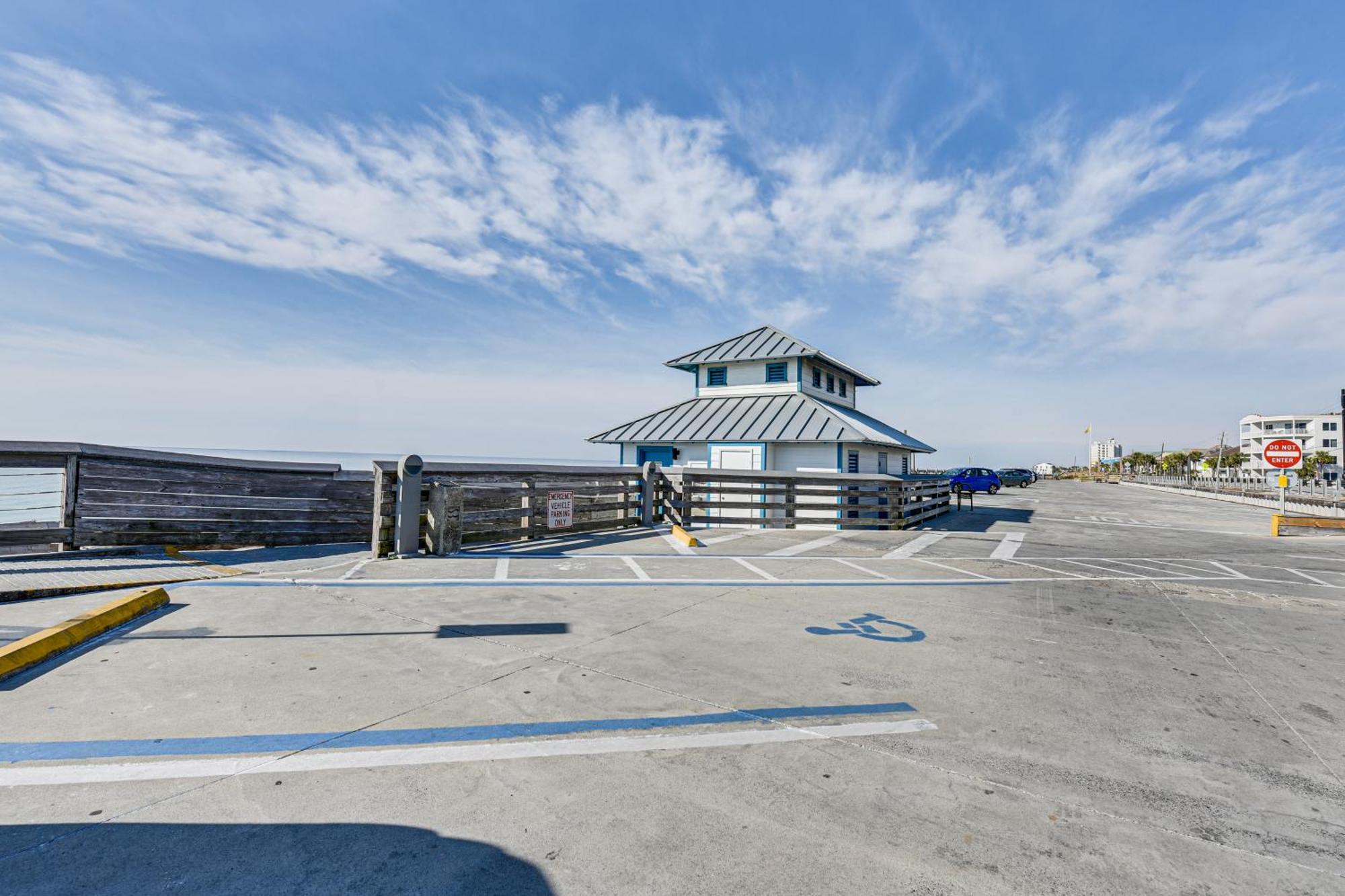 Walk To Miramar Tropical With Deck! * Destin
