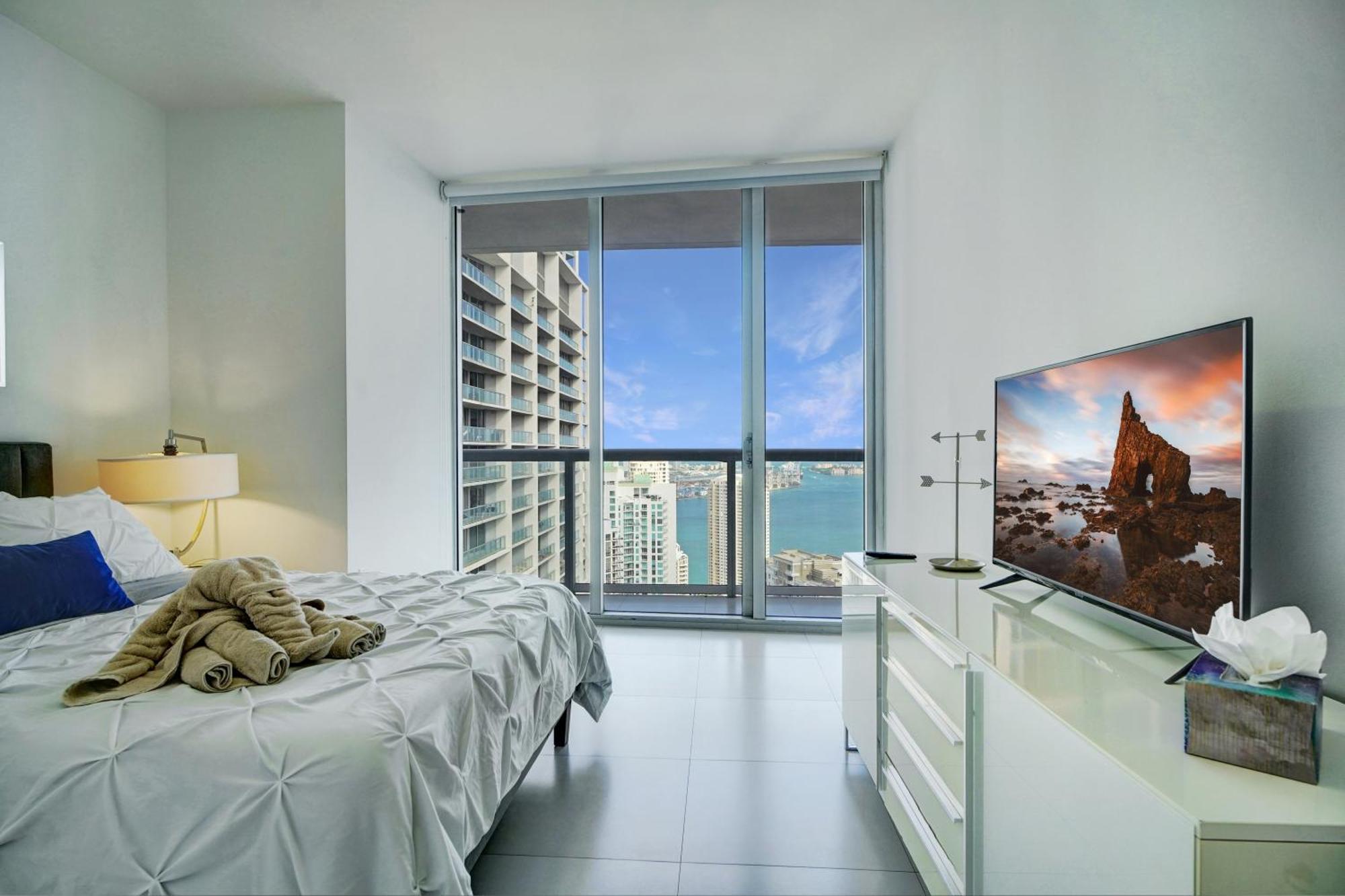 Water View 48th Floor - 2b2b - Free Parking -pool * Miami