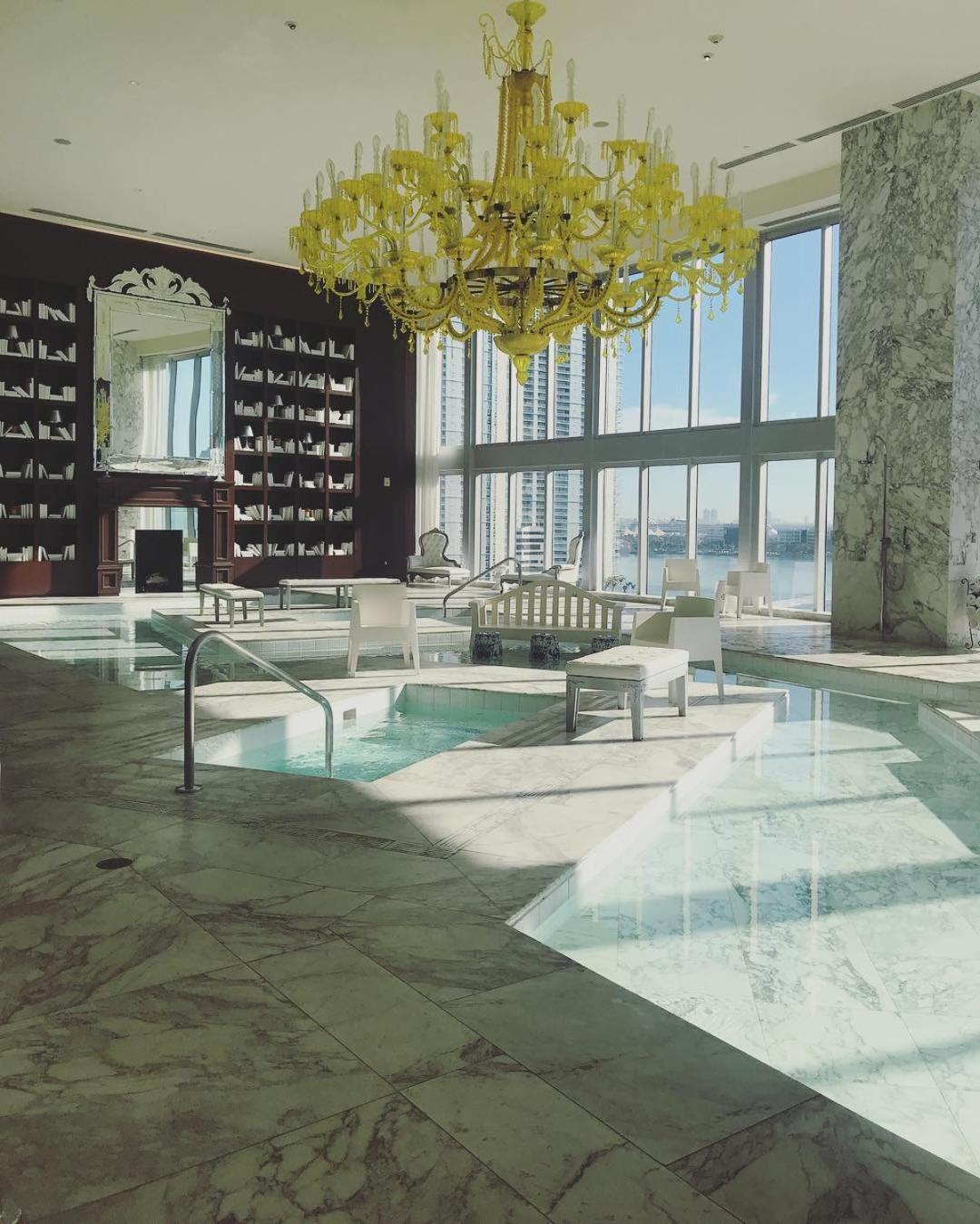 Water View 48th Floor - 2b2b - Free Parking -pool Miami