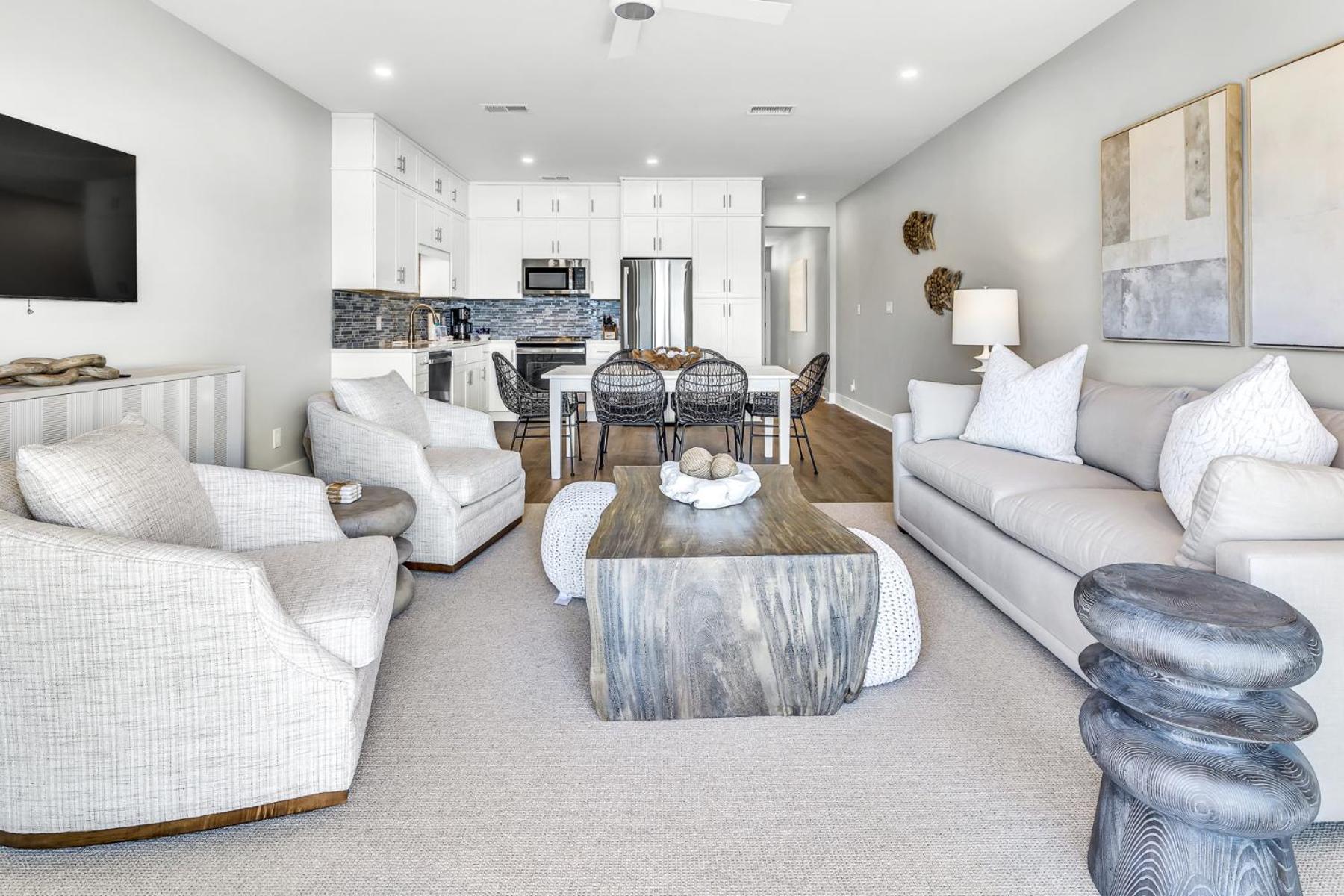 Paradise Palms, Renovated 30a Gulf Front Condo, Sleeps 6, Private Beach Access & 2 Bikes Holiday home *