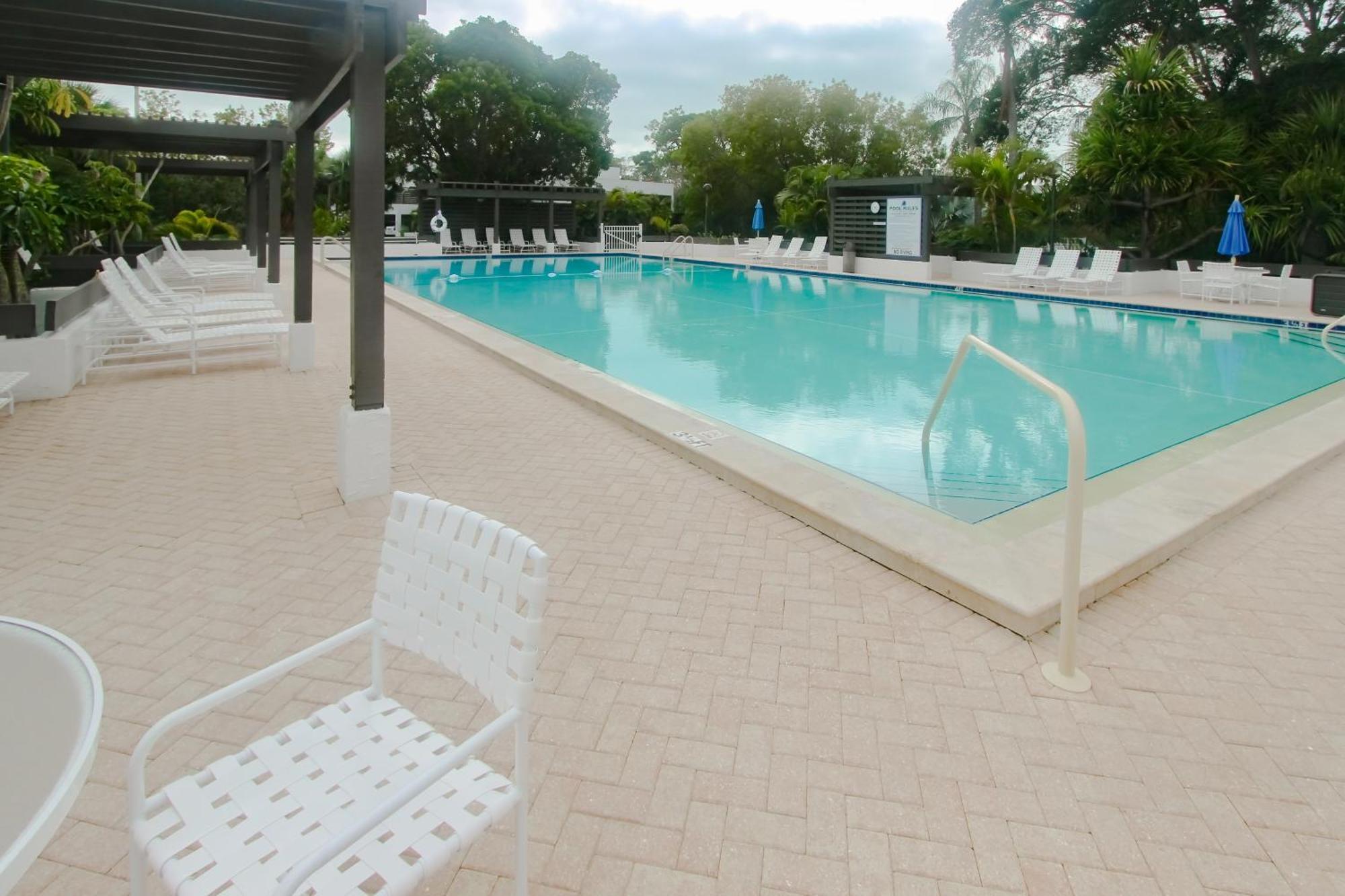 Island Breeze Sanctuary Apartment Longboat Key