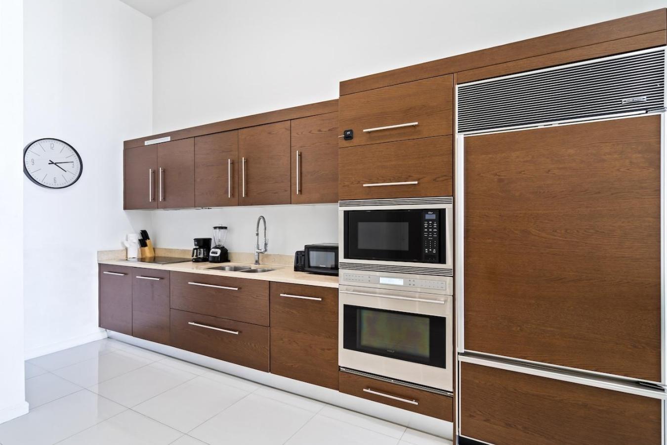 Icon 1 Bed With Water Views 16 Ft Ceilings And Free Access Apartment *