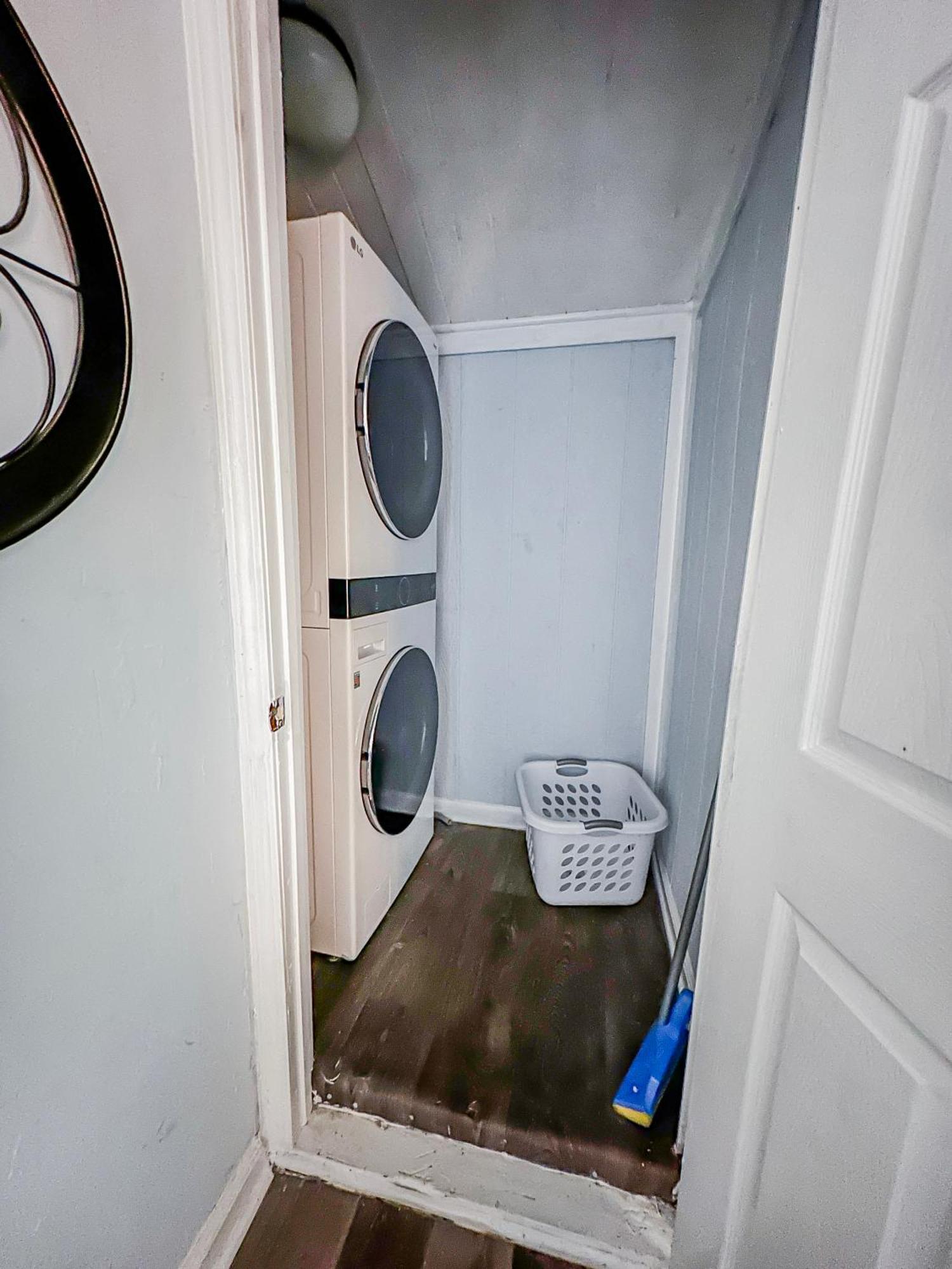 Peaceful Lydia Hide-o-way - Unwind Near Beach, Breakfast, & Go-karts! Holiday home