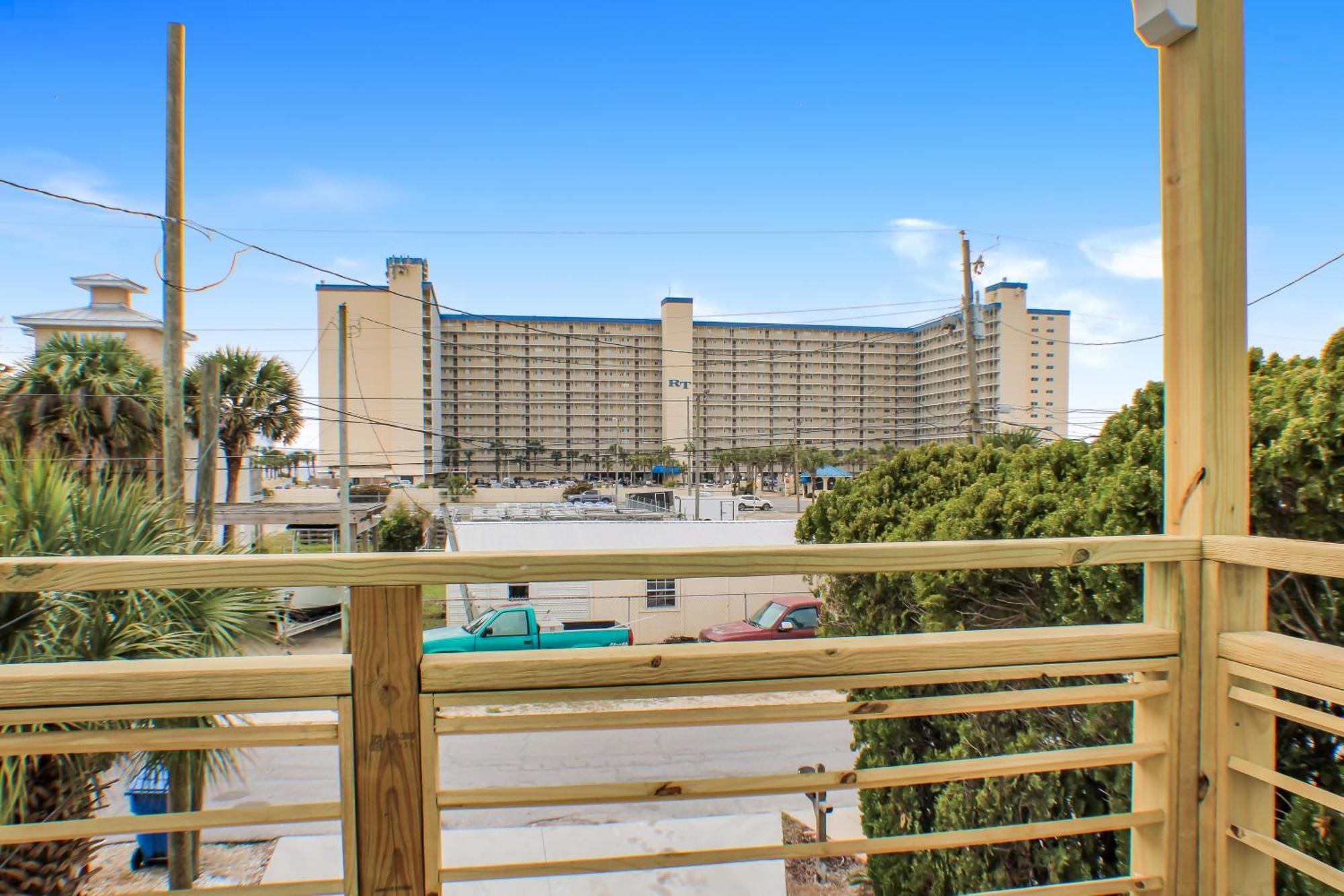 Holiday home Oceanview Oasis - Relax With Hot Tub, Breakfast, Fire Pit & Putting Green!