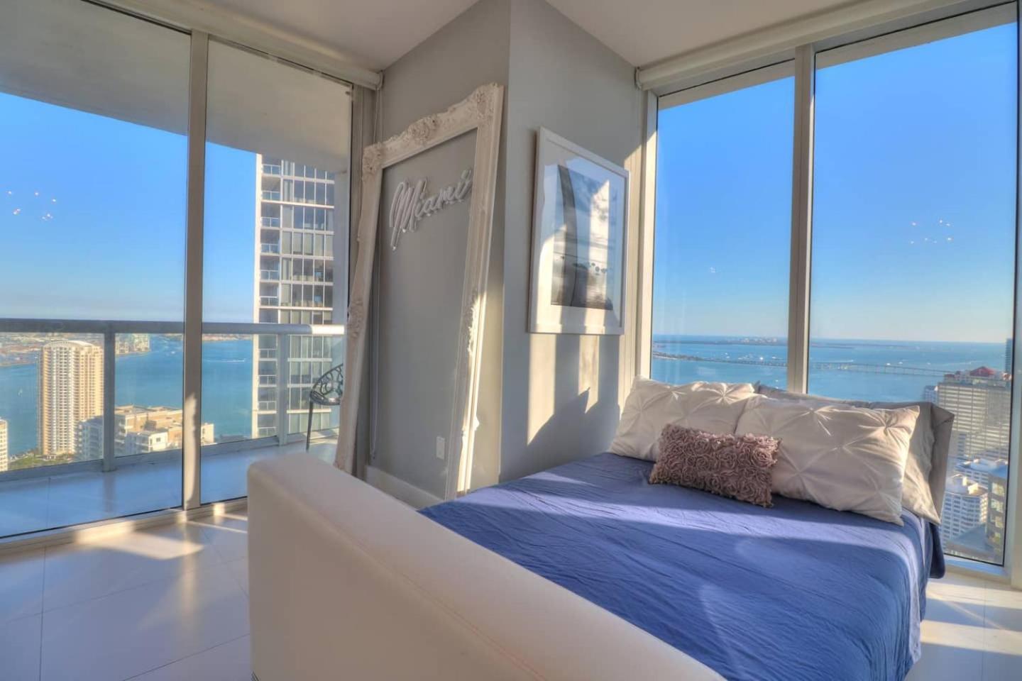 Holiday home Water View 48th Floor - 2b2b - Free Parking -pool *