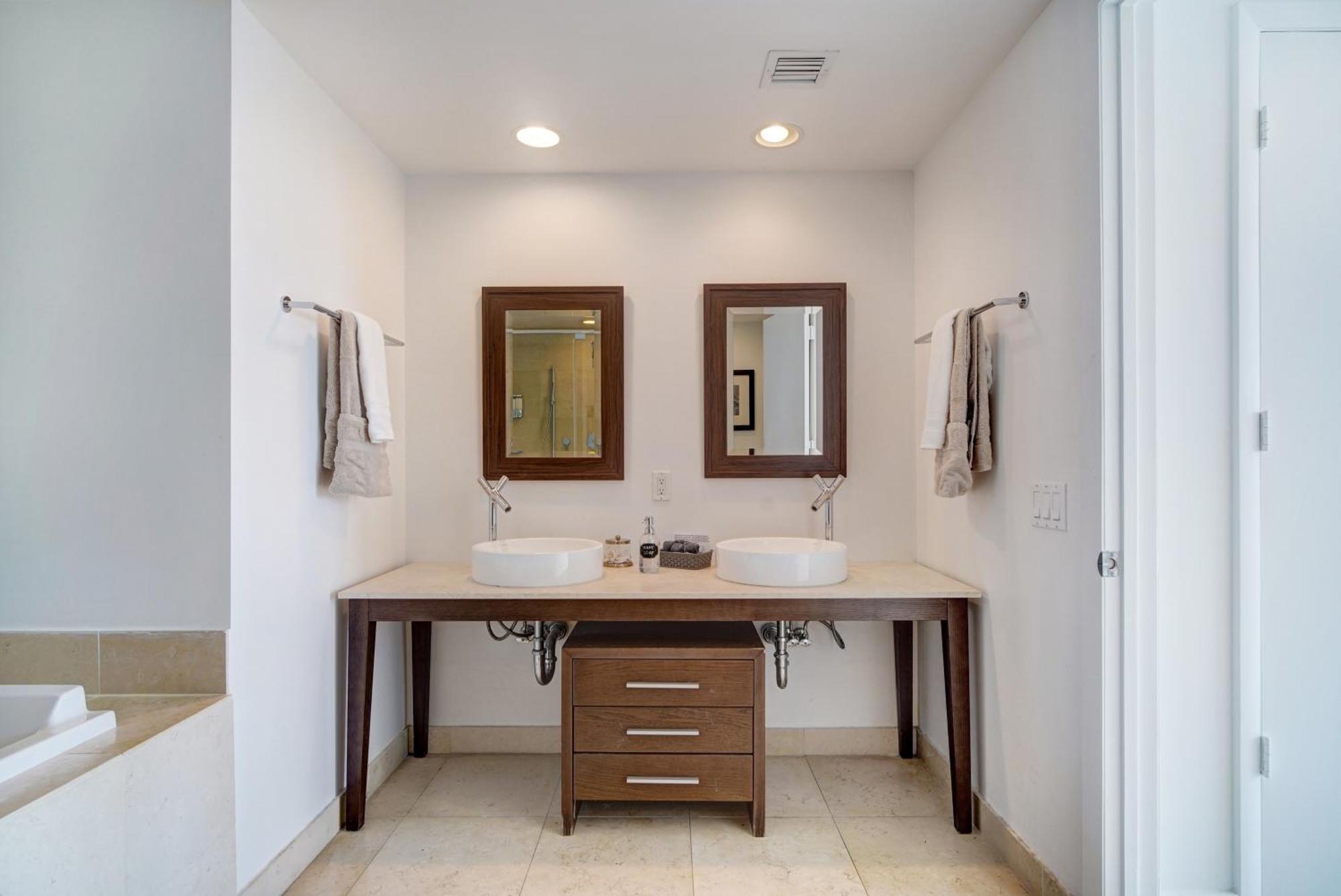 Water View 48th Floor - 2b2b - Free Parking -pool