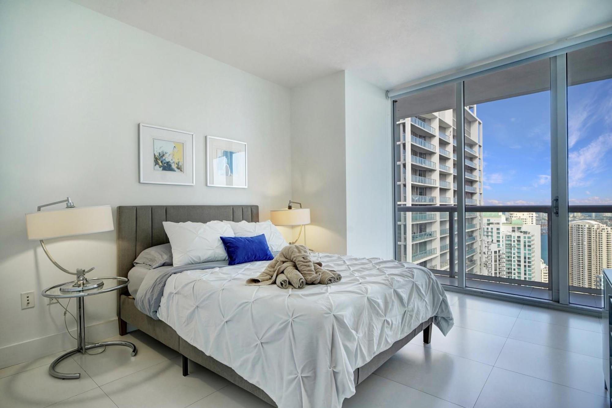 Water View 48th Floor - 2b2b - Free Parking -pool Holiday home Miami