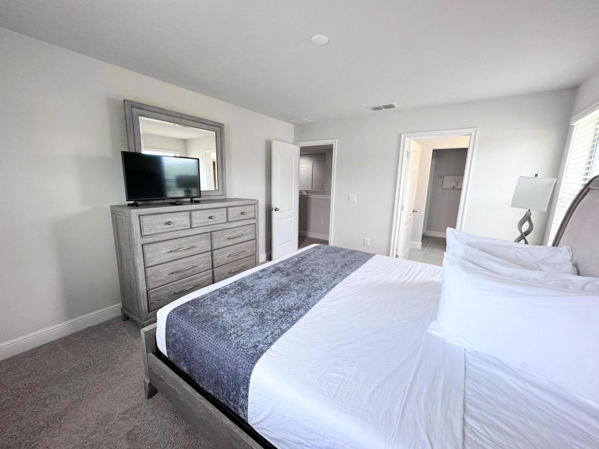 200kb - Balmoral Holiday home *