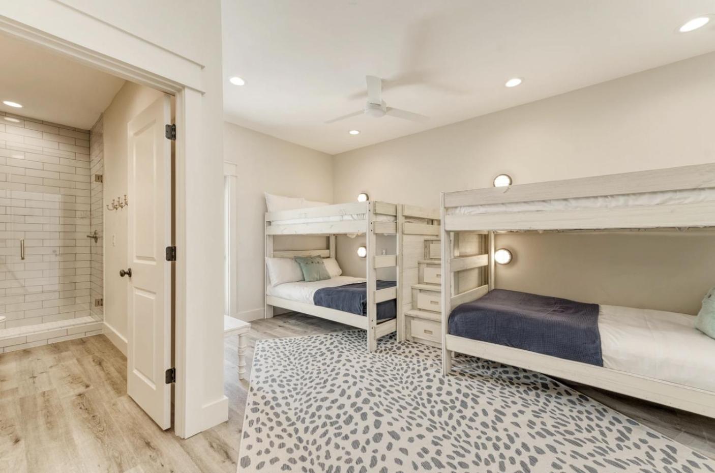 Holiday home Crystal Blue~sleeps 28~heated Pool~golf Cart *
