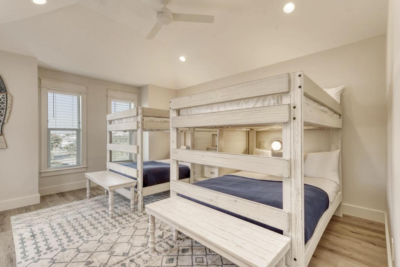 Crystal Blue~sleeps 28~heated Pool~golf Cart