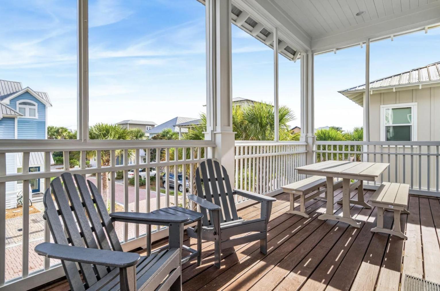 Endless Summer Nights At Seacrest Holiday home