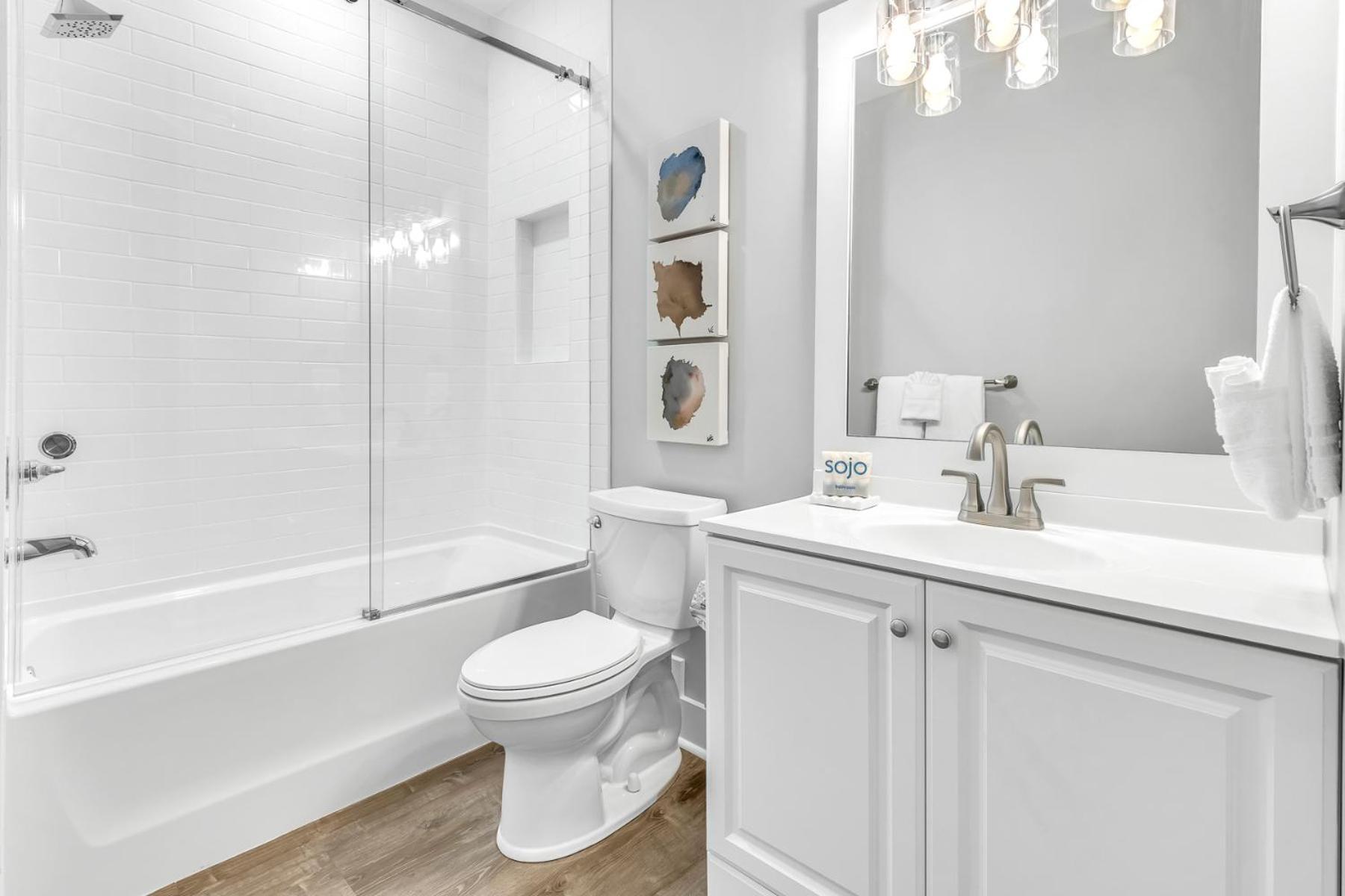 Paradise Palms, Renovated 30a Gulf Front Condo, Sleeps 6, Private Beach Access & 2 Bikes Holiday home