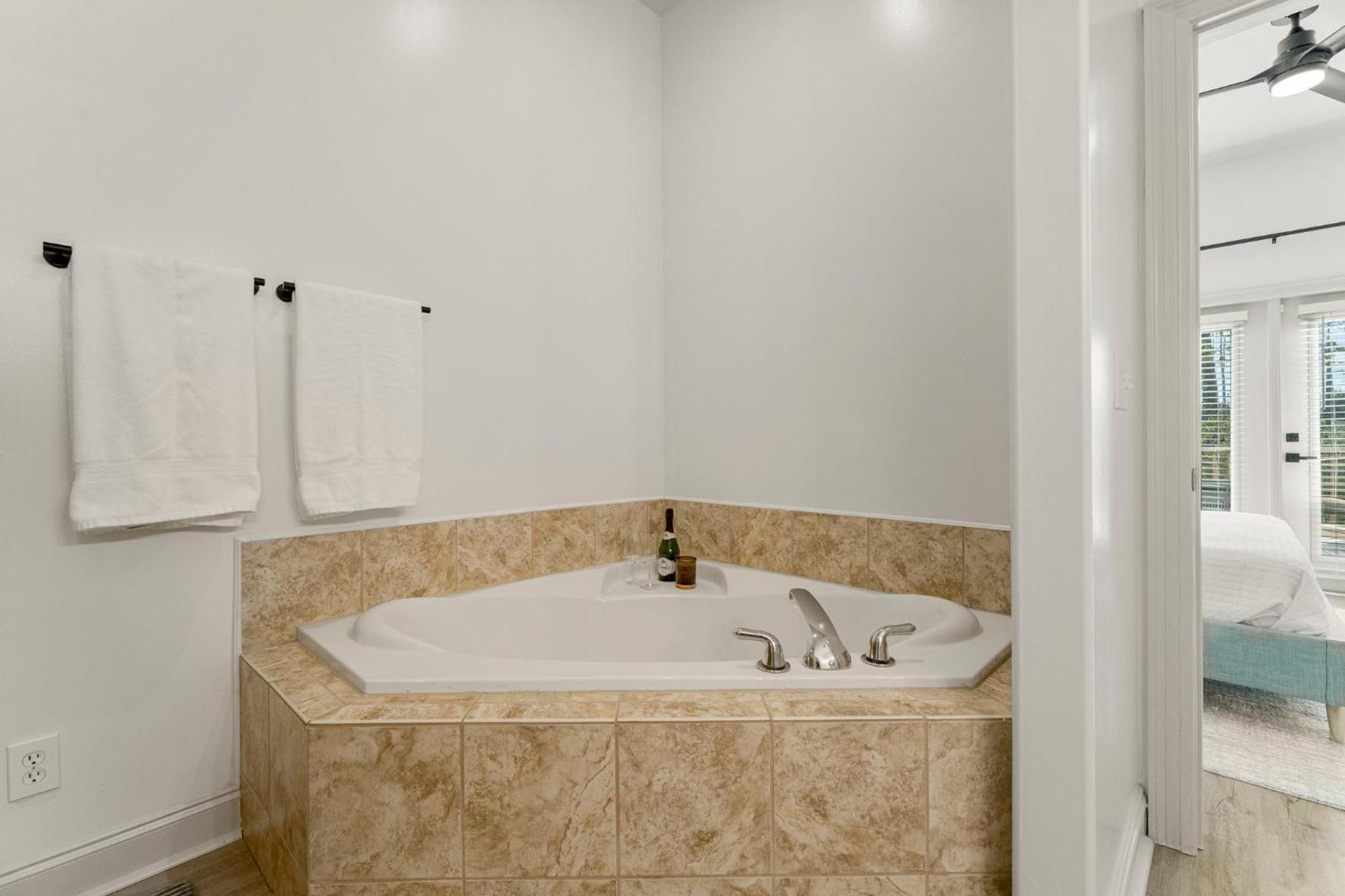 Somerset By The Sea - 4 Bedroom Sleeps 12, Golf Cart, Bikes, Private Pool And Close To The Beach!