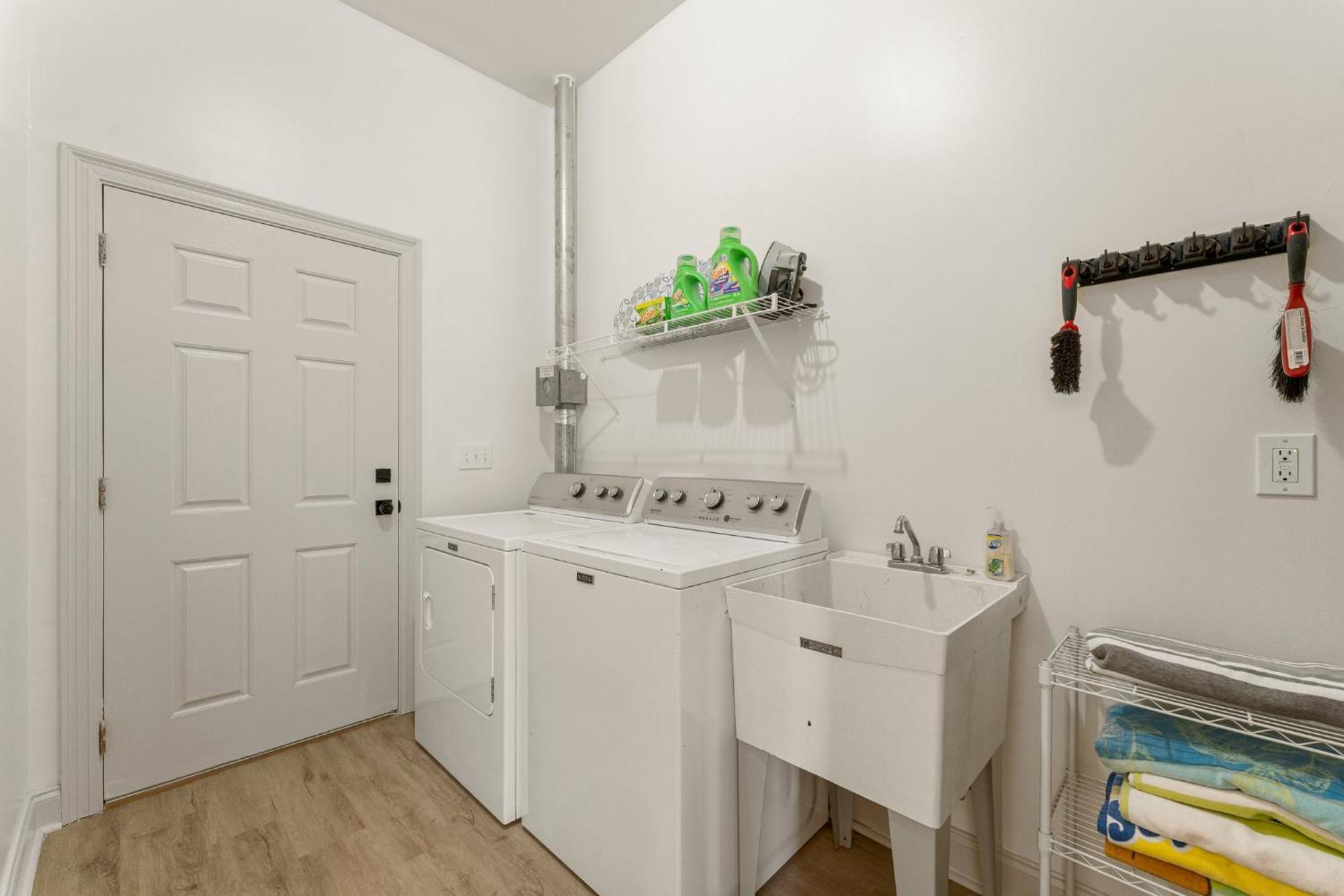 Holiday home Somerset By The Sea - 4 Bedroom Sleeps 12, Golf Cart, Bikes, Private Pool And Close To The Beach!