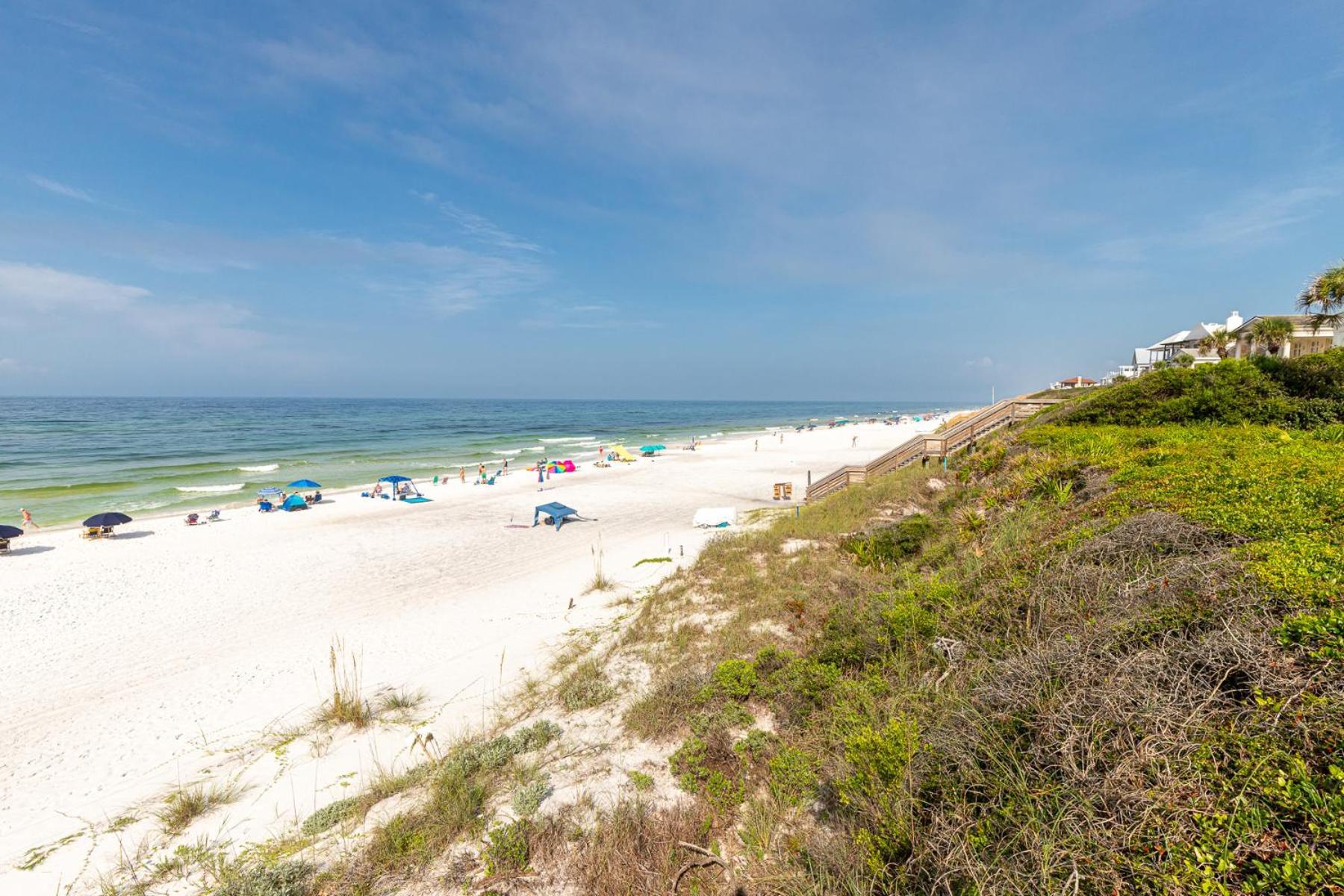 Paradise Palms, Renovated 30a Gulf Front Condo, Sleeps 6, Private Beach Access & 2 Bikes Holiday home Seagrove Beach