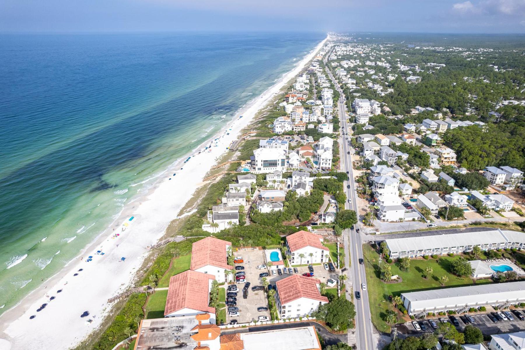 Holiday home Paradise Palms, Renovated 30a Gulf Front Condo, Sleeps 6, Private Beach Access & 2 Bikes *