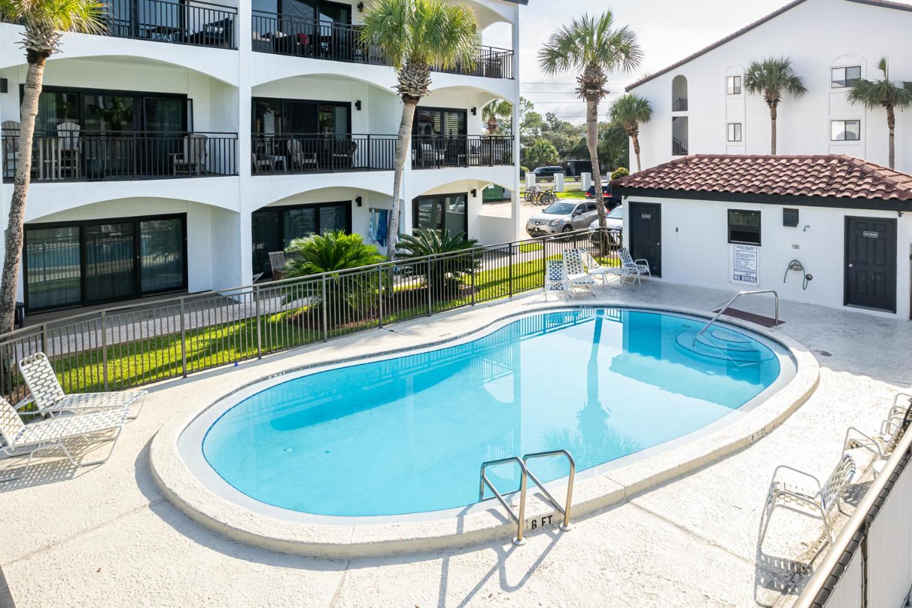 Holiday home Paradise Palms, Renovated 30a Gulf Front Condo, Sleeps 6, Private Beach Access & 2 Bikes