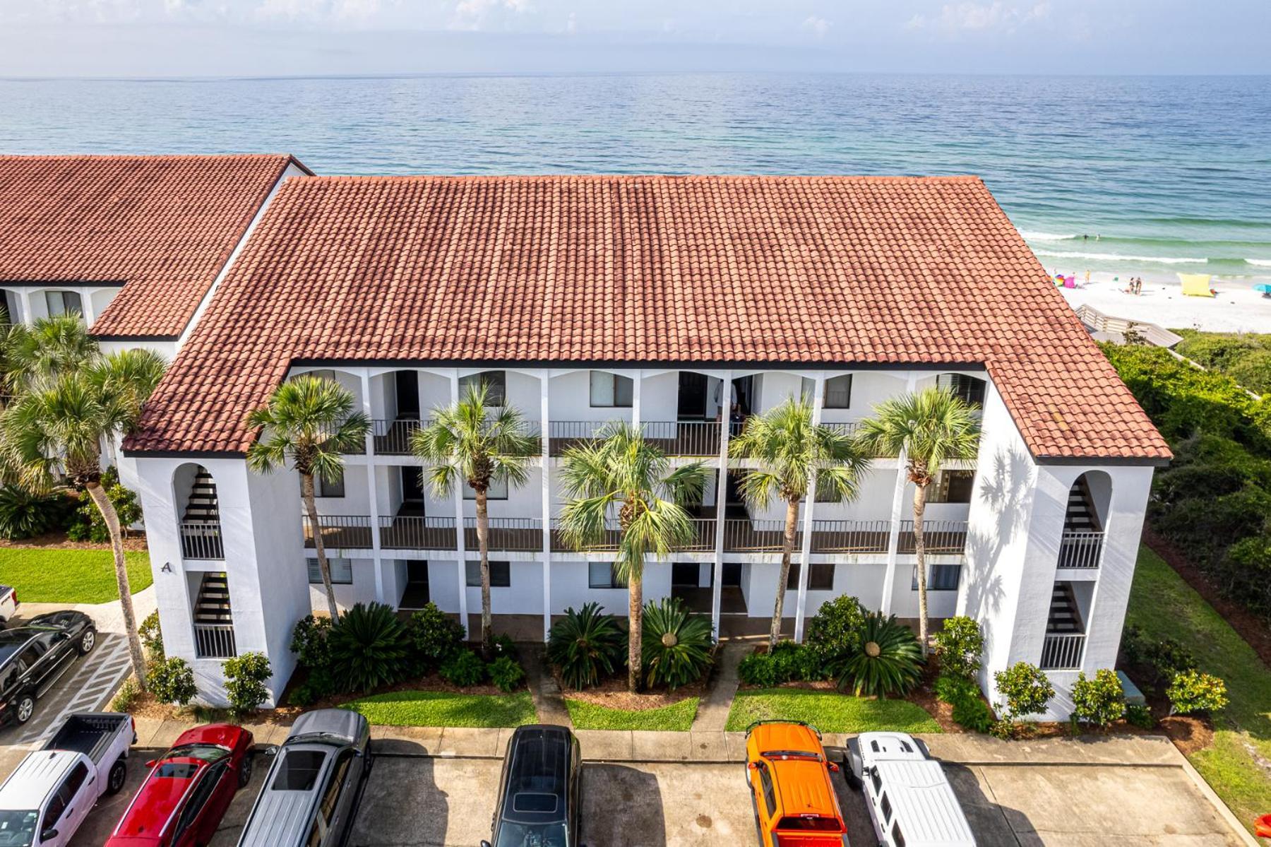 Holiday home Paradise Palms, Renovated 30a Gulf Front Condo, Sleeps 6, Private Beach Access & 2 Bikes Seagrove Beach