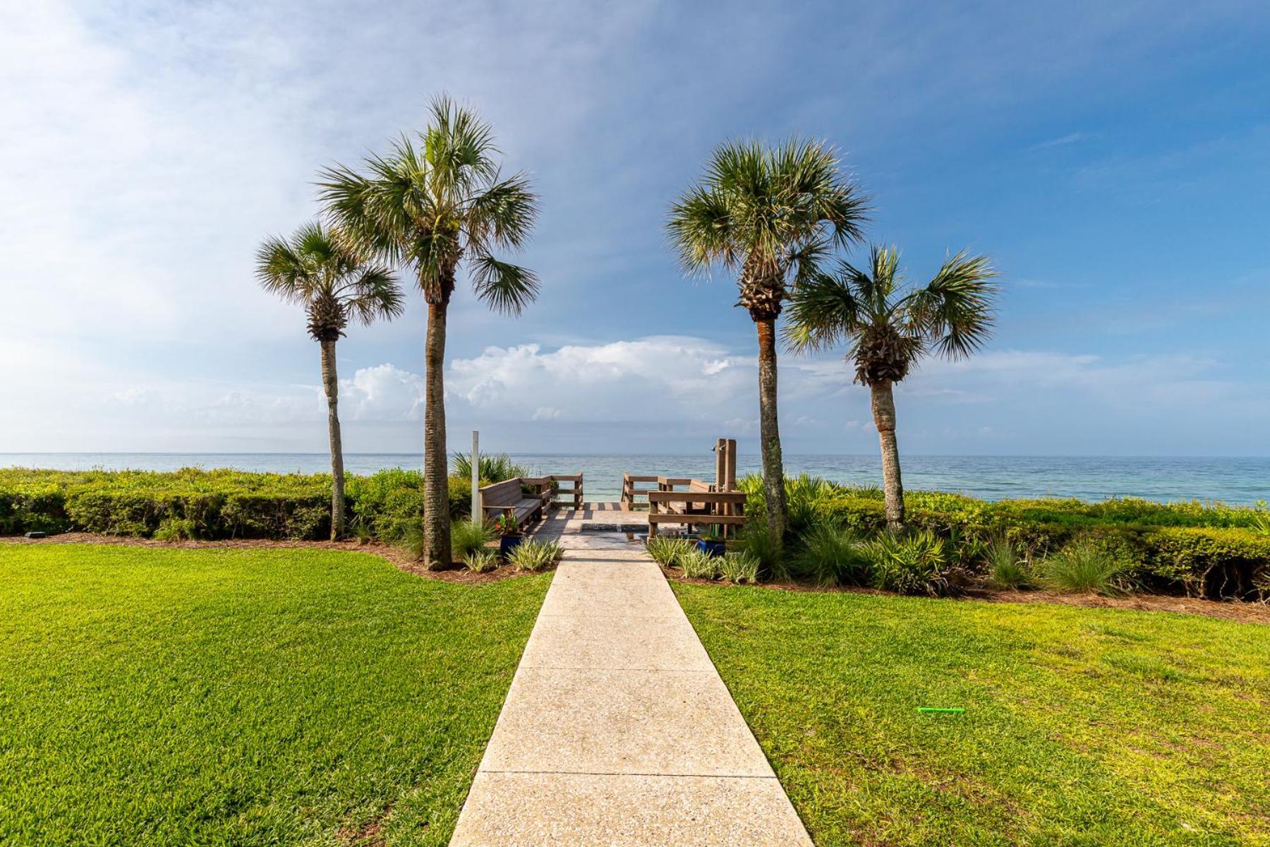 Holiday home Paradise Palms, Renovated 30a Gulf Front Condo, Sleeps 6, Private Beach Access & 2 Bikes Seagrove Beach
