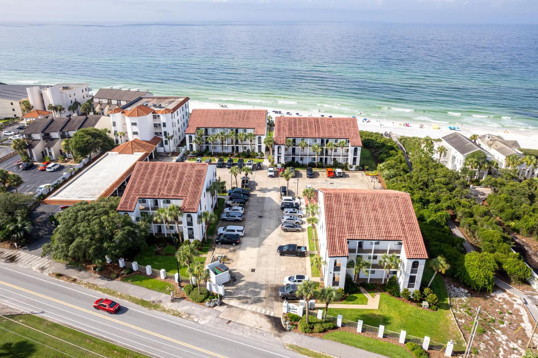 Holiday home Paradise Palms, Renovated 30a Gulf Front Condo, Sleeps 6, Private Beach Access & 2 Bikes