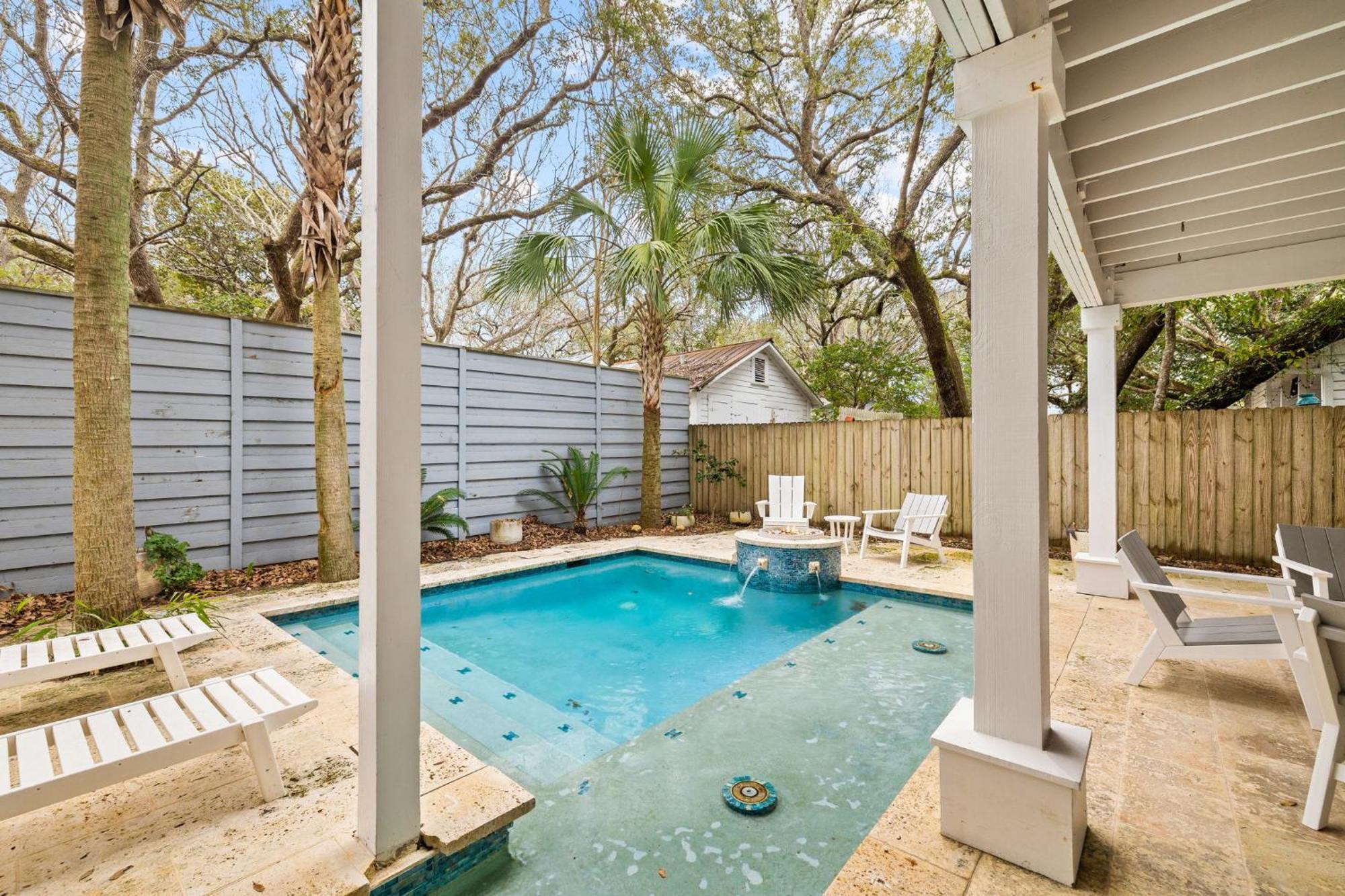 Holiday home Serenity Now - Private Pool,5 Bikes,gulf Views, Steps To The And Seaside!