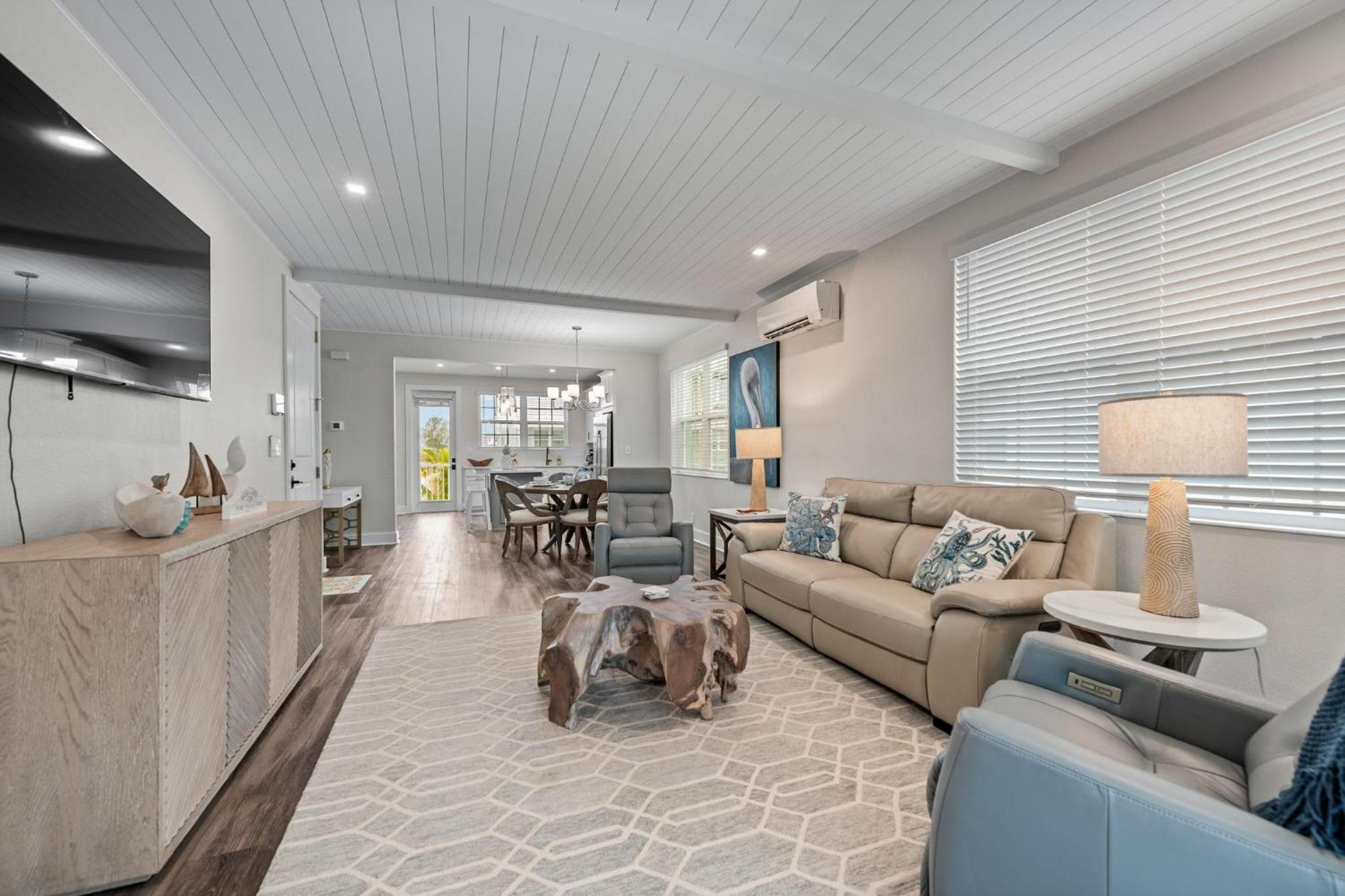 Coastal Escape At Hunter's Point Holiday home