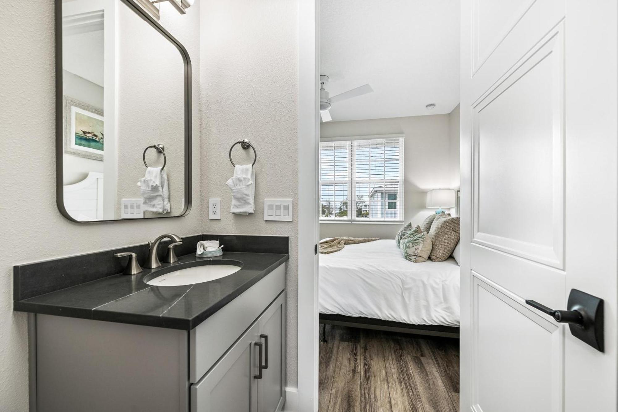 Holiday home Coastal Escape At Hunter's Point *