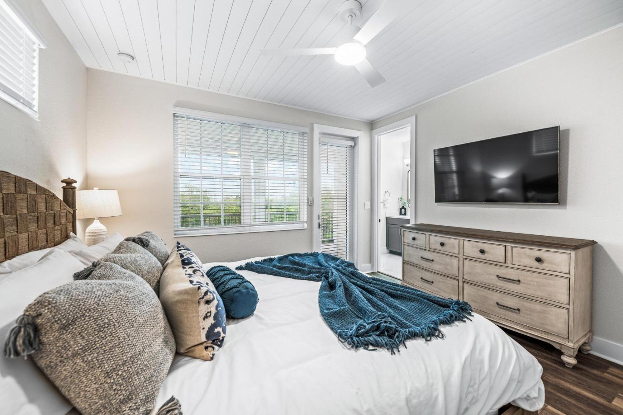 Coastal Escape At Hunter's Point *