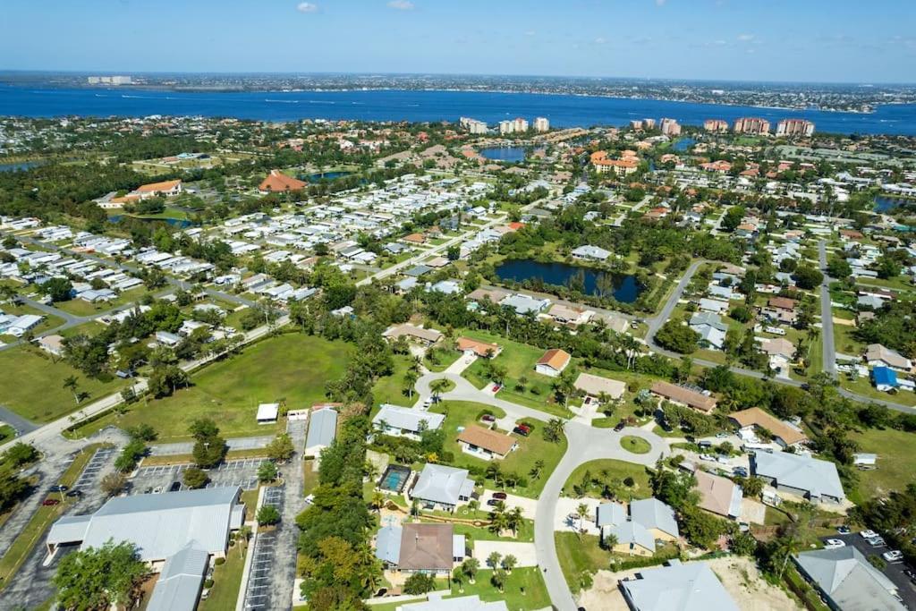Waveside Oasis 52