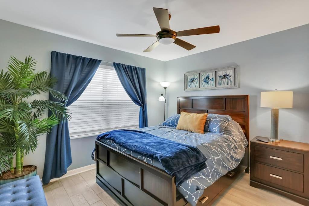 Waveside Oasis 52 *