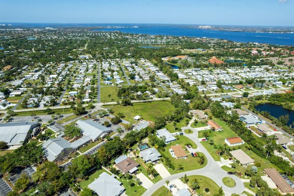 Waveside Oasis 52 Holiday home