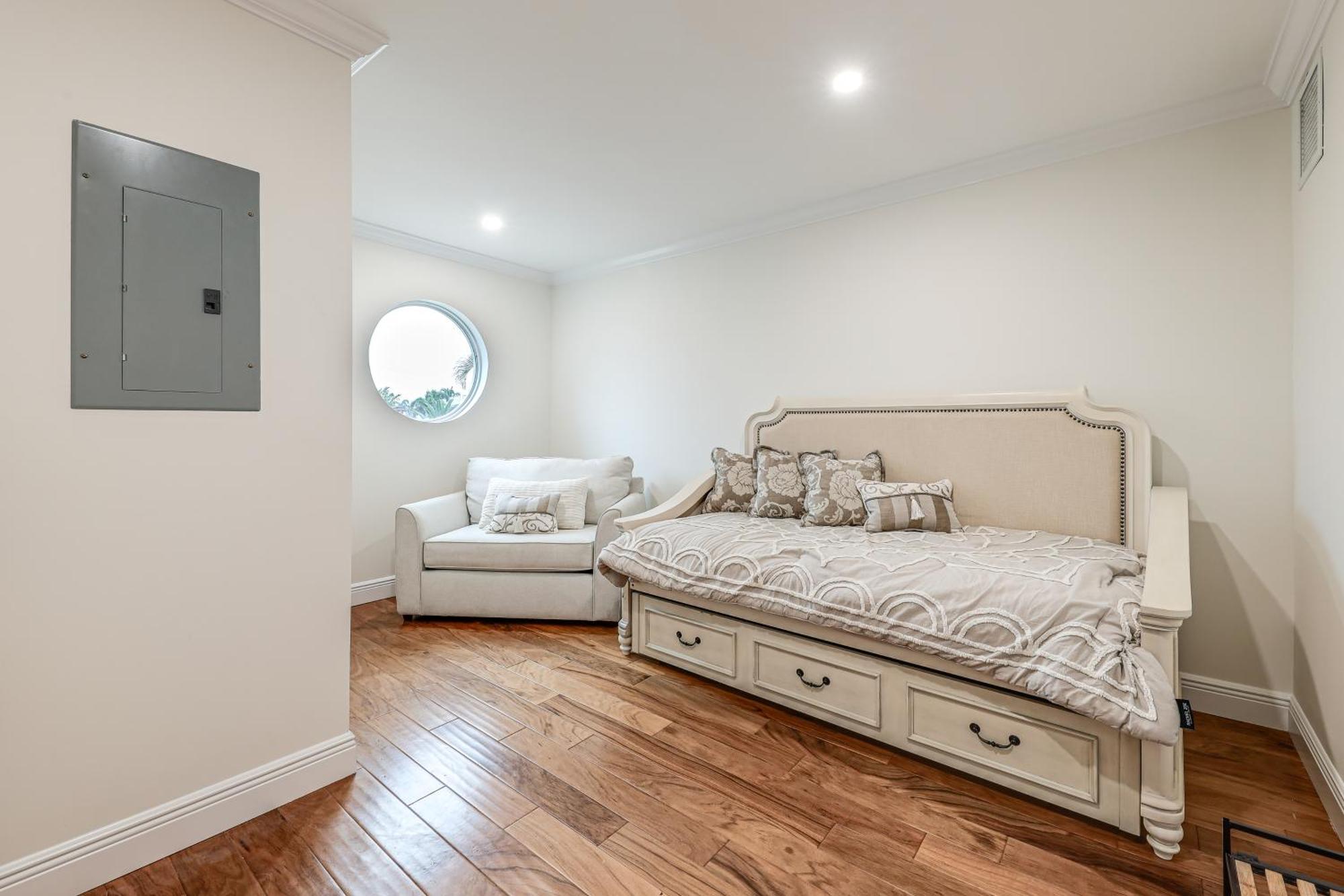 Spacious With Pool And Grill! * Lighthouse Point
