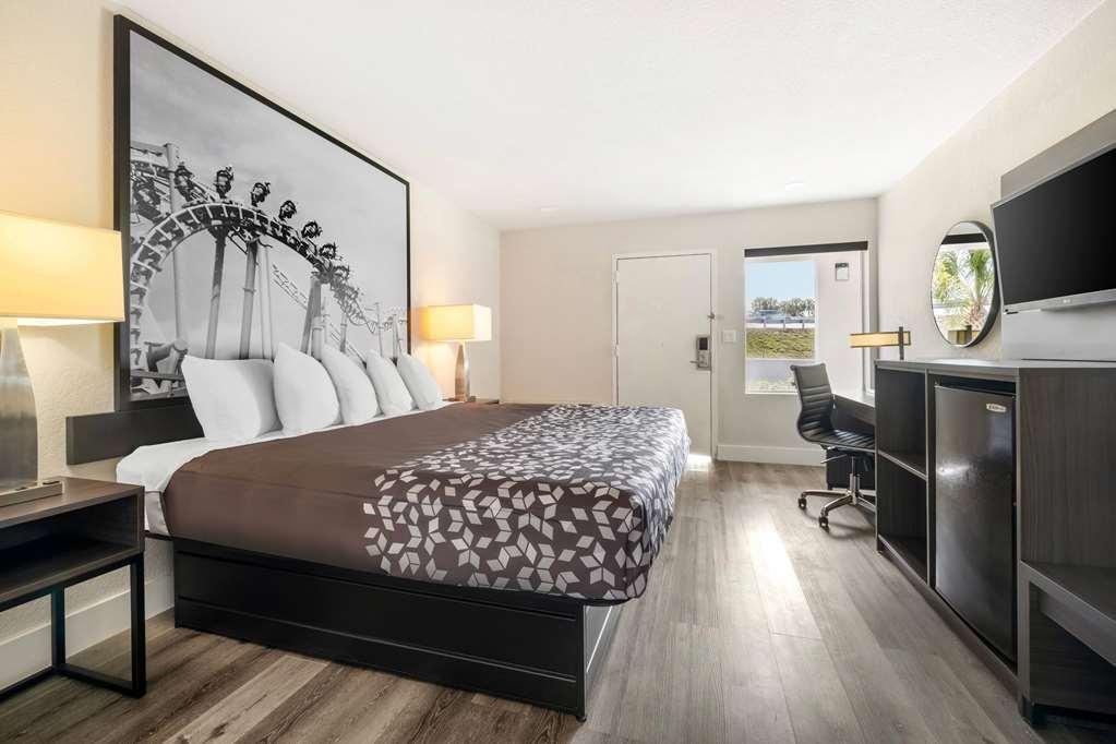 Hotel Super 8 By Wyndham Orlando Near Florida Mall