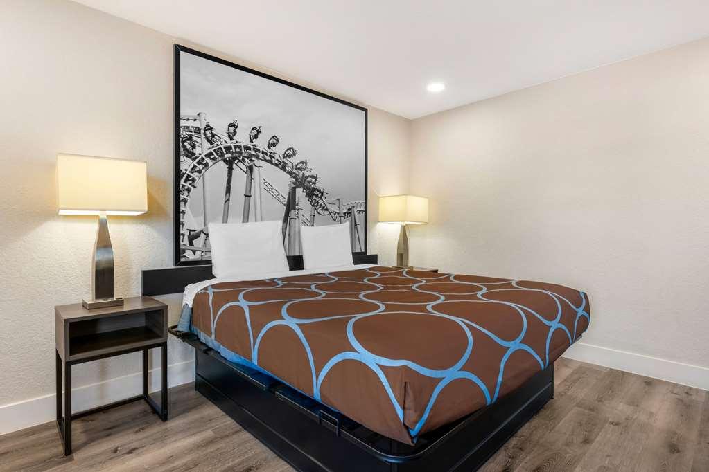 Super 8 By Wyndham Orlando Near Florida Mall Hotel Williamsburg