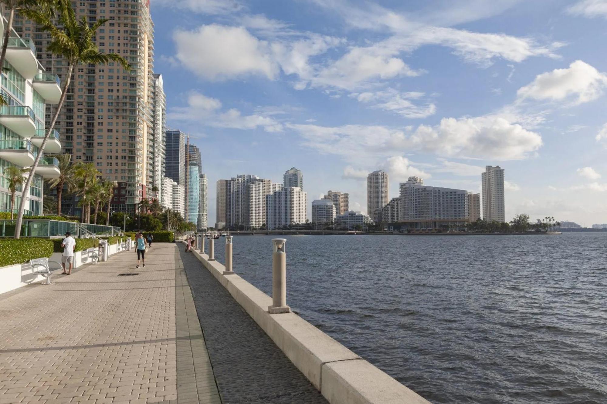 Water View 48th Floor - 2b2b - Free Parking -pool *