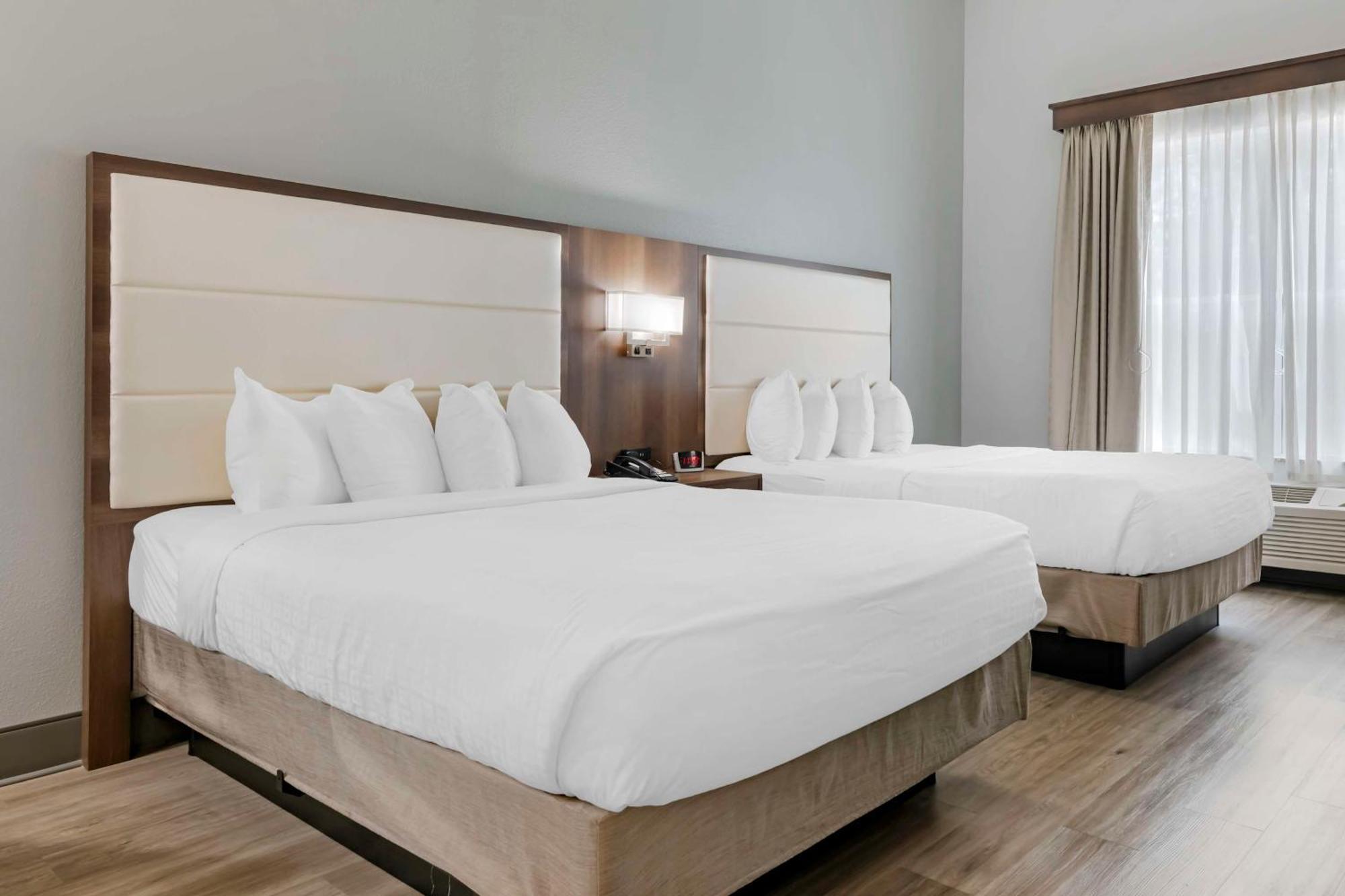Western First Coast And Hotel Yulee