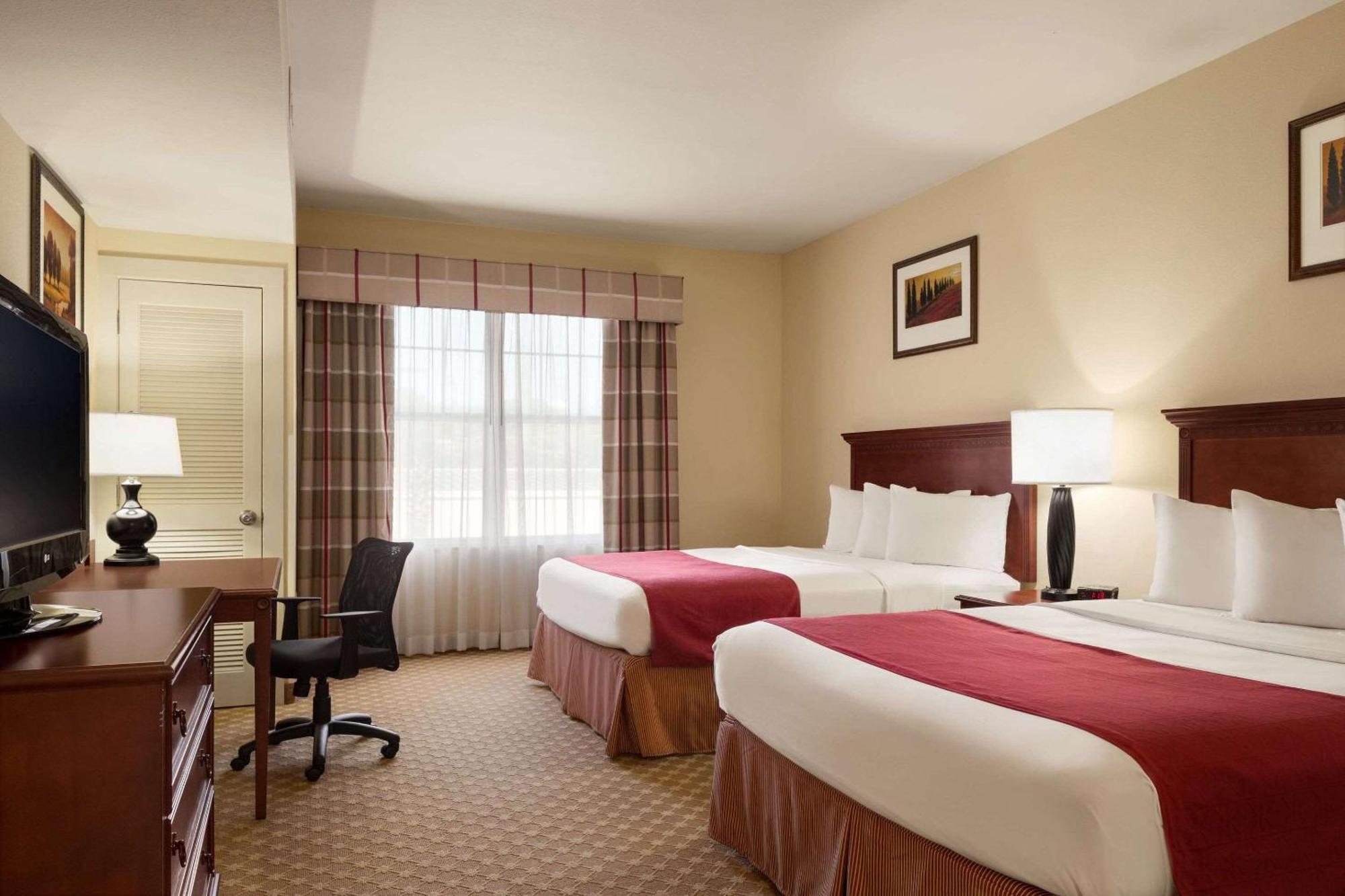 Hotel Country & By Radisson, Crestview, Fl