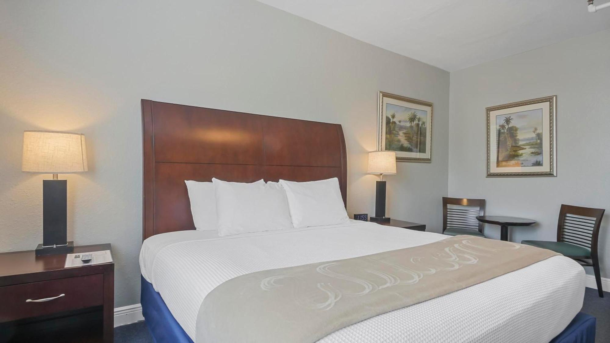 Hotel Crystal Bay Historic 3*