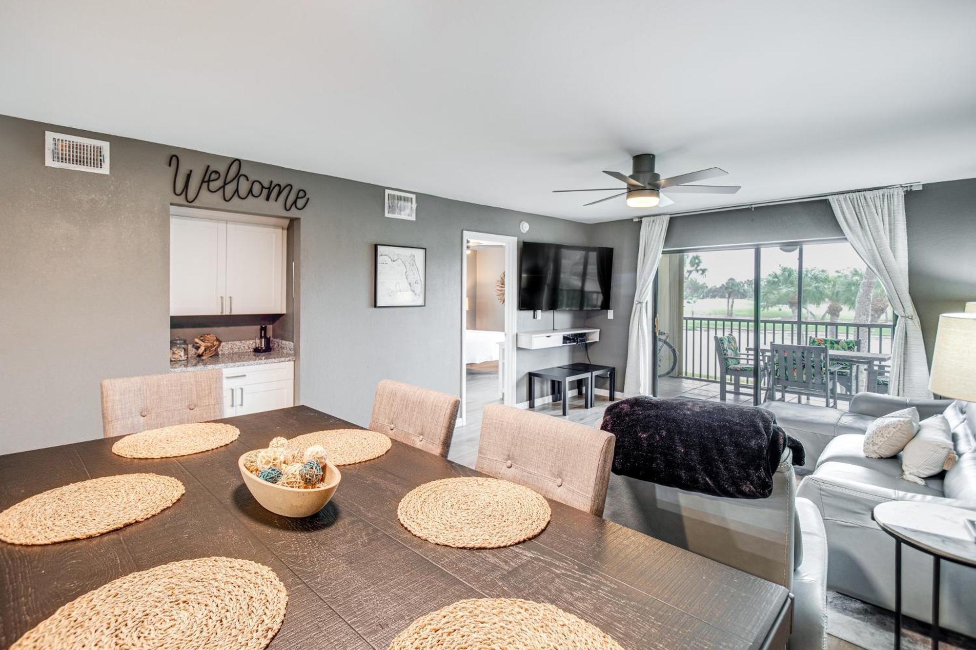 Stylish Myers About 2 Mi To Beaches! Apartment *