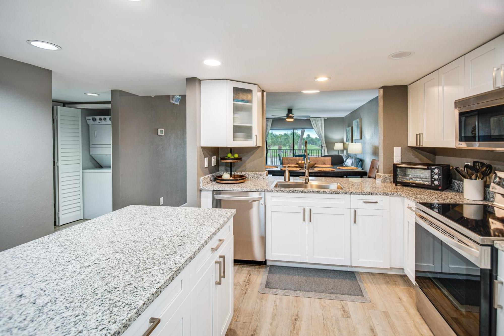 Stylish Myers About 2 Mi To Beaches! Apartment Fort Myers