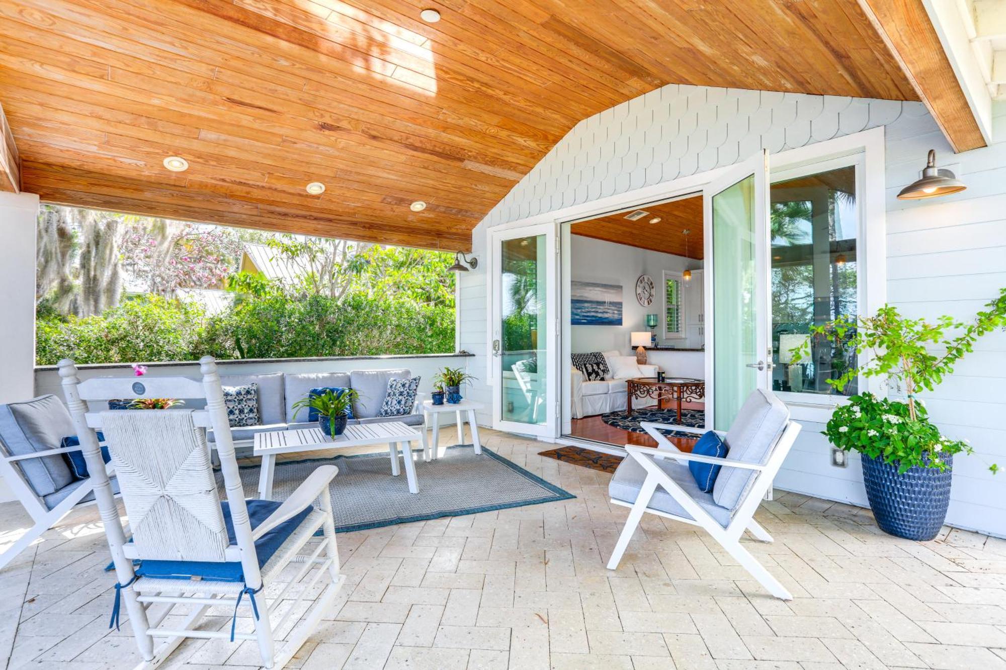 Waterfront Oasis With Hot Tub And Dock! * Stuart