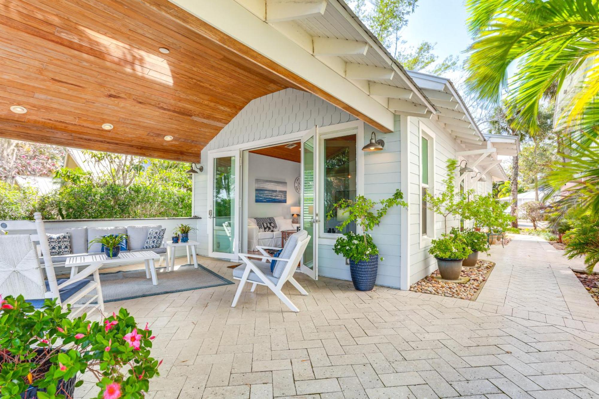 Waterfront Oasis With Hot Tub And Dock! * Stuart